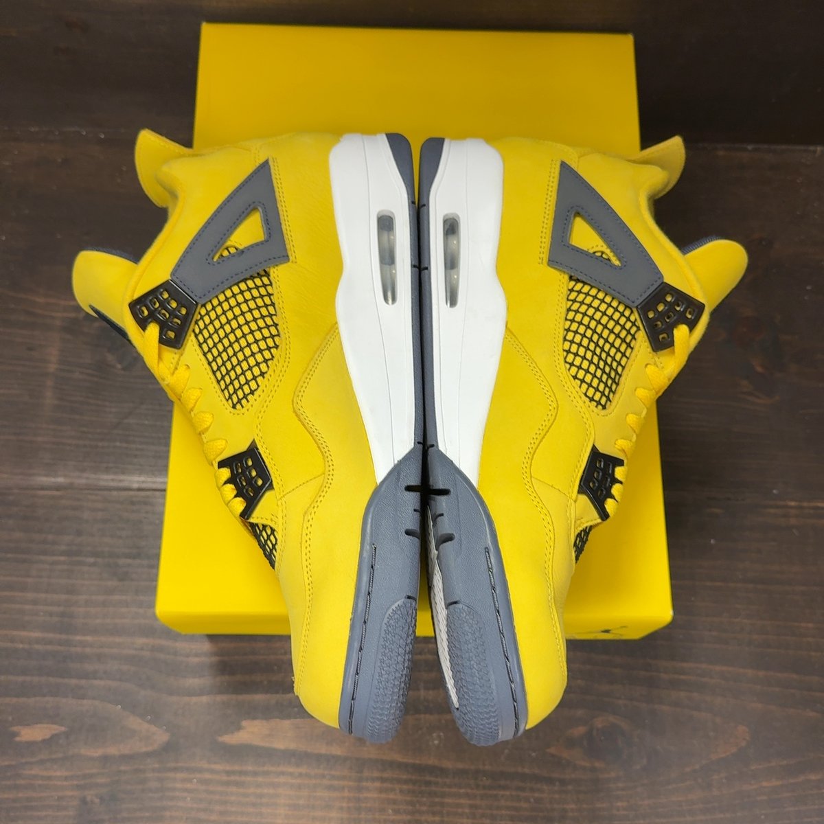 Jordan 4 Retro Lightning (2021) Size 13 (Pre-Owned) - aux