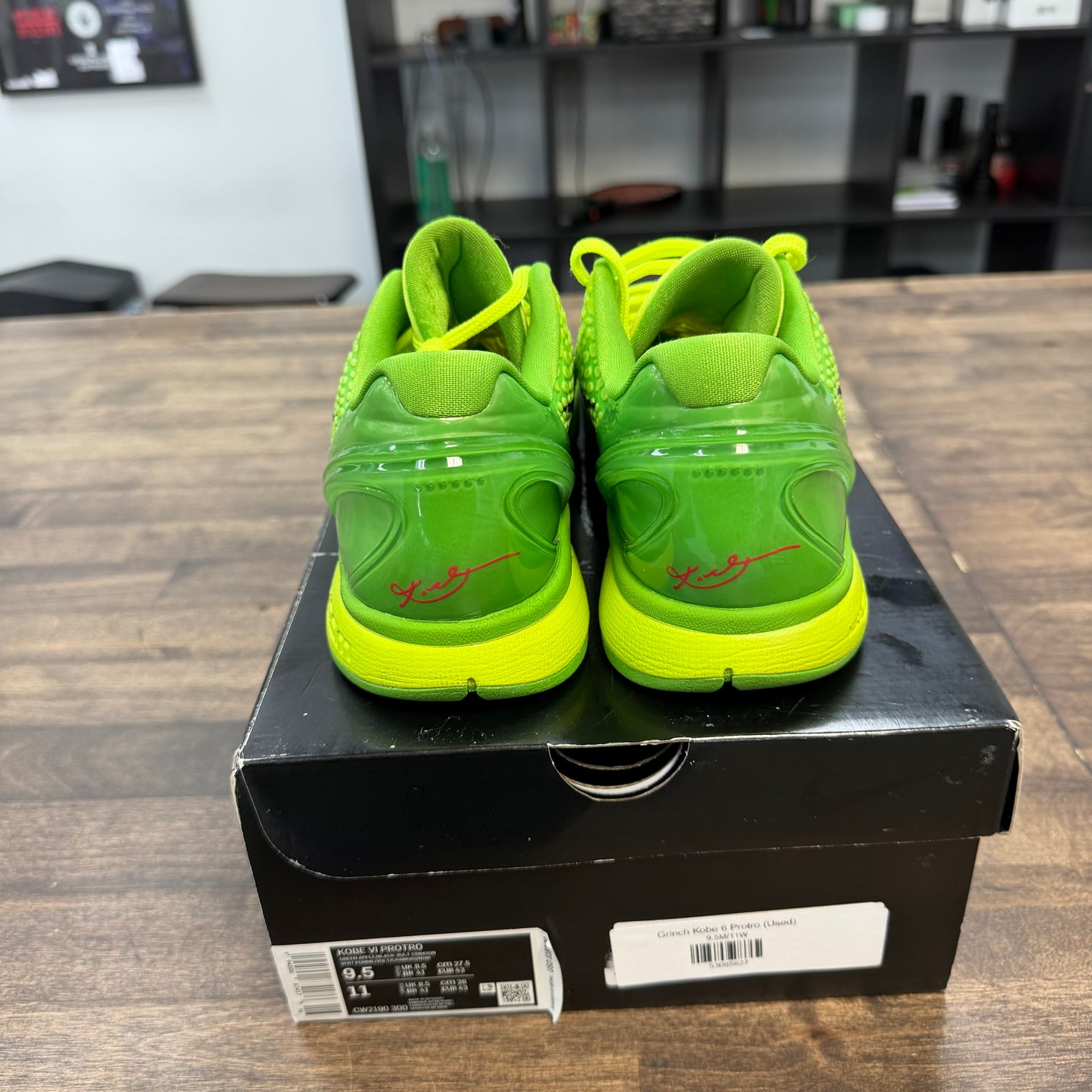 Grinch Kobe 6 Protro (Used)
