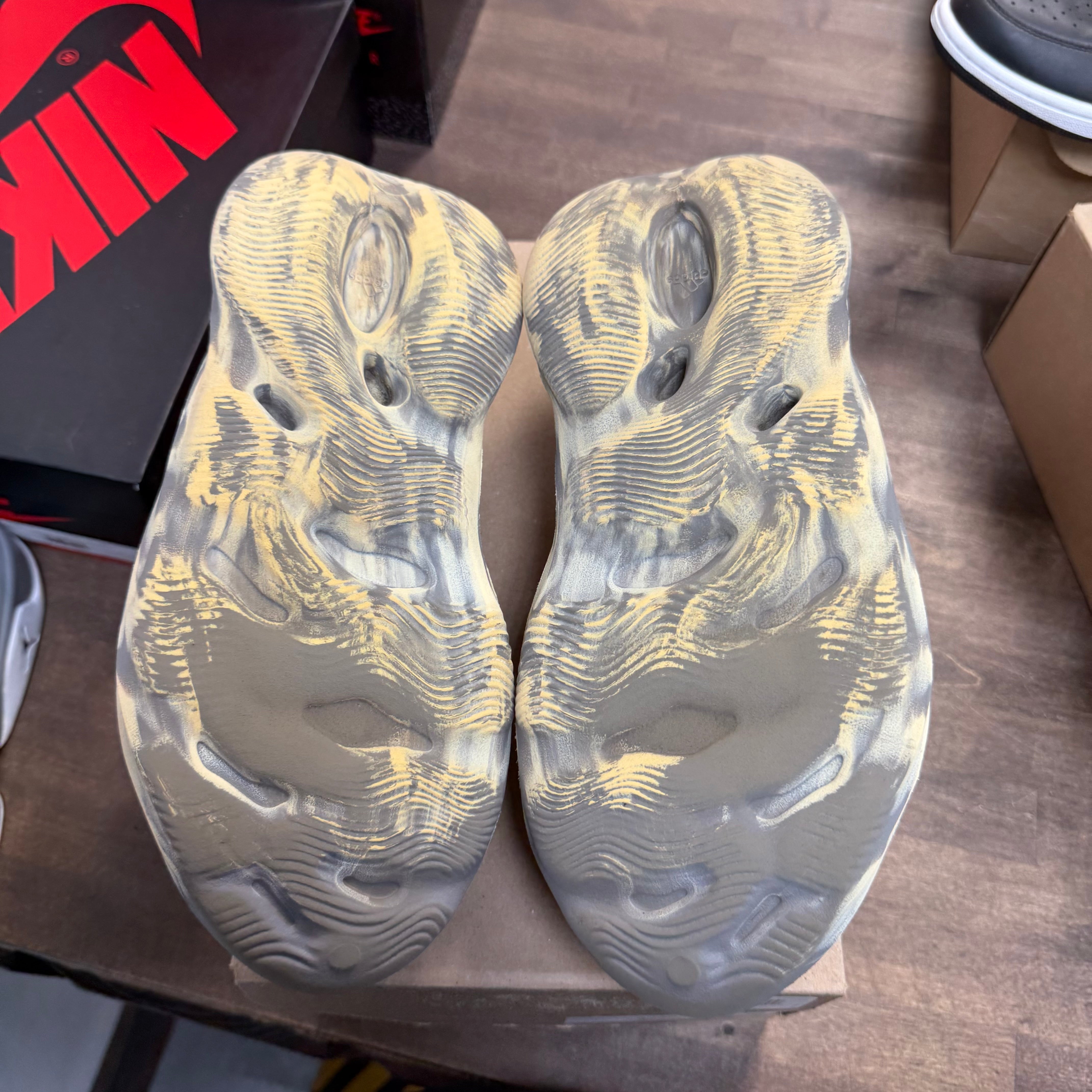 adidas Yeezy Foam RNNR MX Cream Clay (USED) Size 11 (Pre-Owned) - Image 5