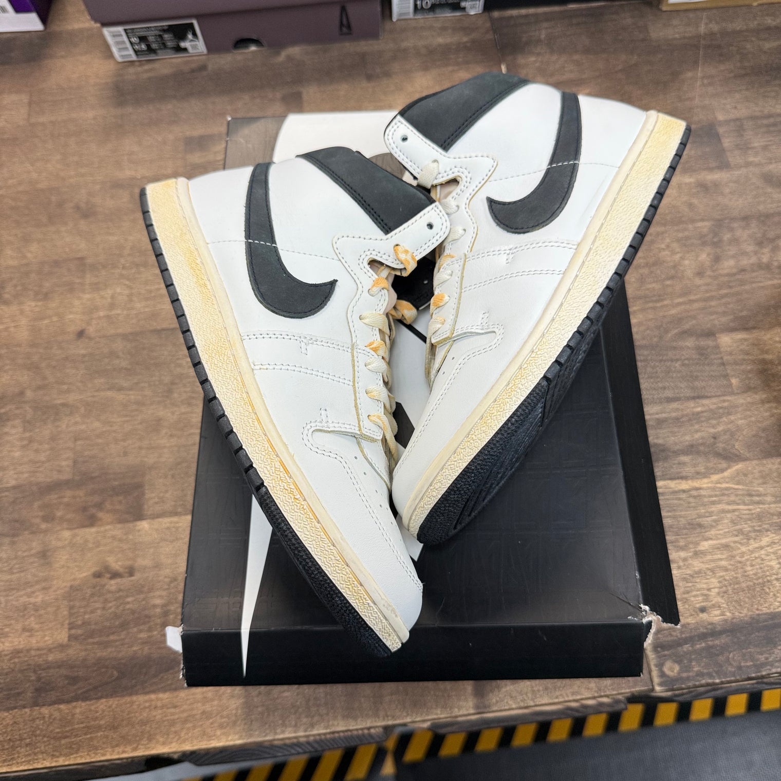 A Ma Maniere White Black Nike Jordan Air Ship PE SP (USED)