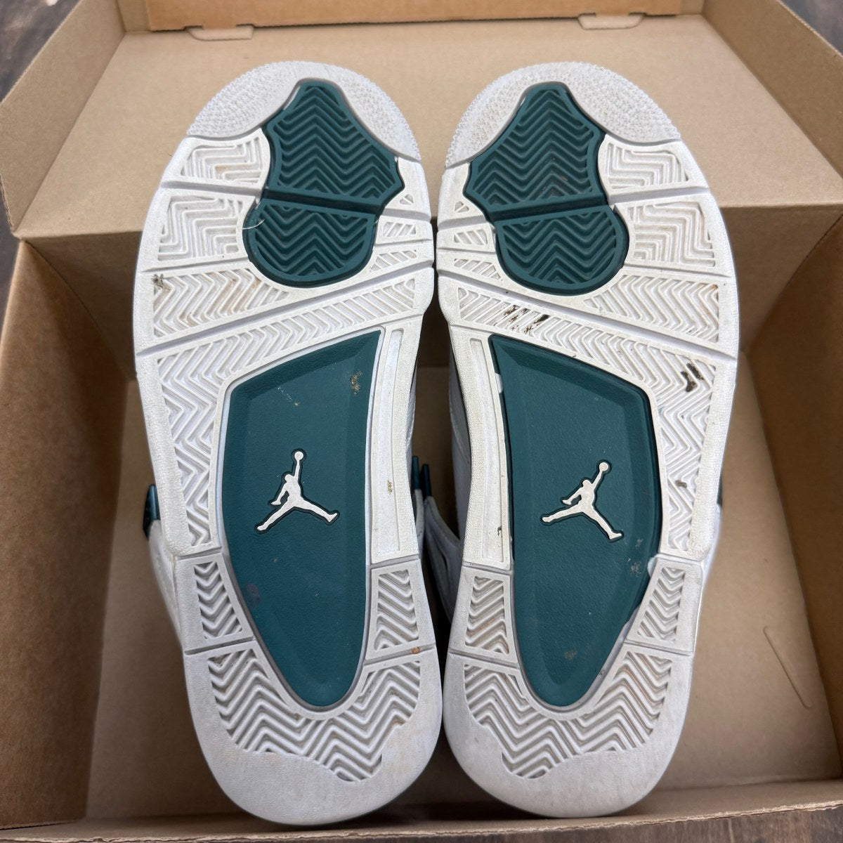 Jordan 4 Retro Oxidized Green Size 6 (Pre-Owned) - Image 3