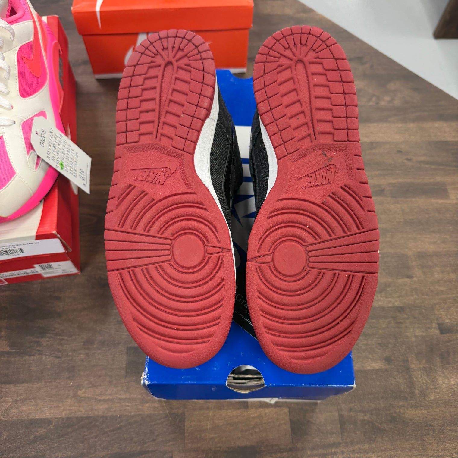 Larry Perkins Nike SB Dunk Low (2009) (USED)