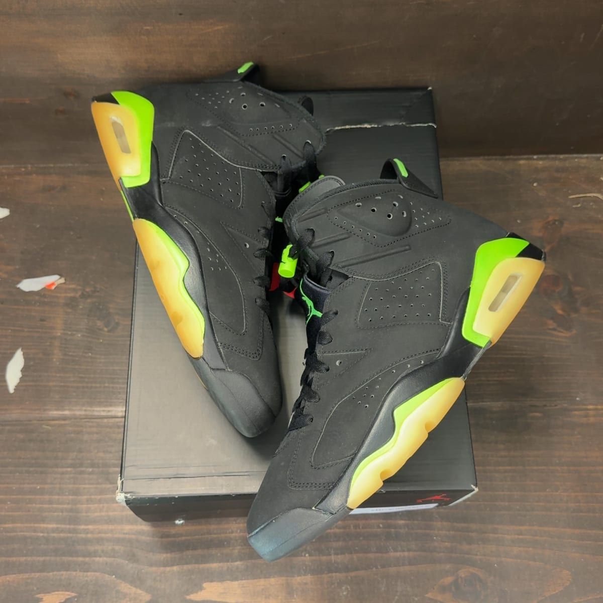 Jordan 6 Retro Electric Green Size 11 (Pre-Owned) - back
