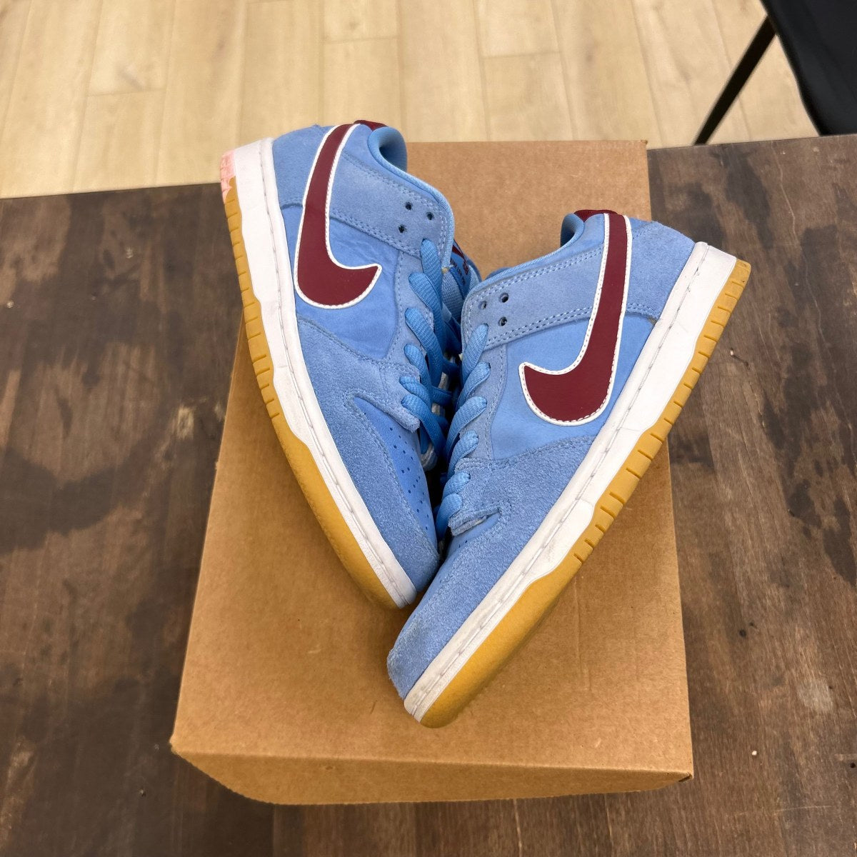 Nike SB Dunk Low Philadelphia Phillies Size 5.5 (Pre-Owned) - Image 1