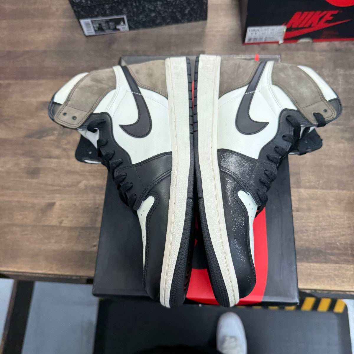 Jordan 1 Retro High Dark Mocha - Image 3