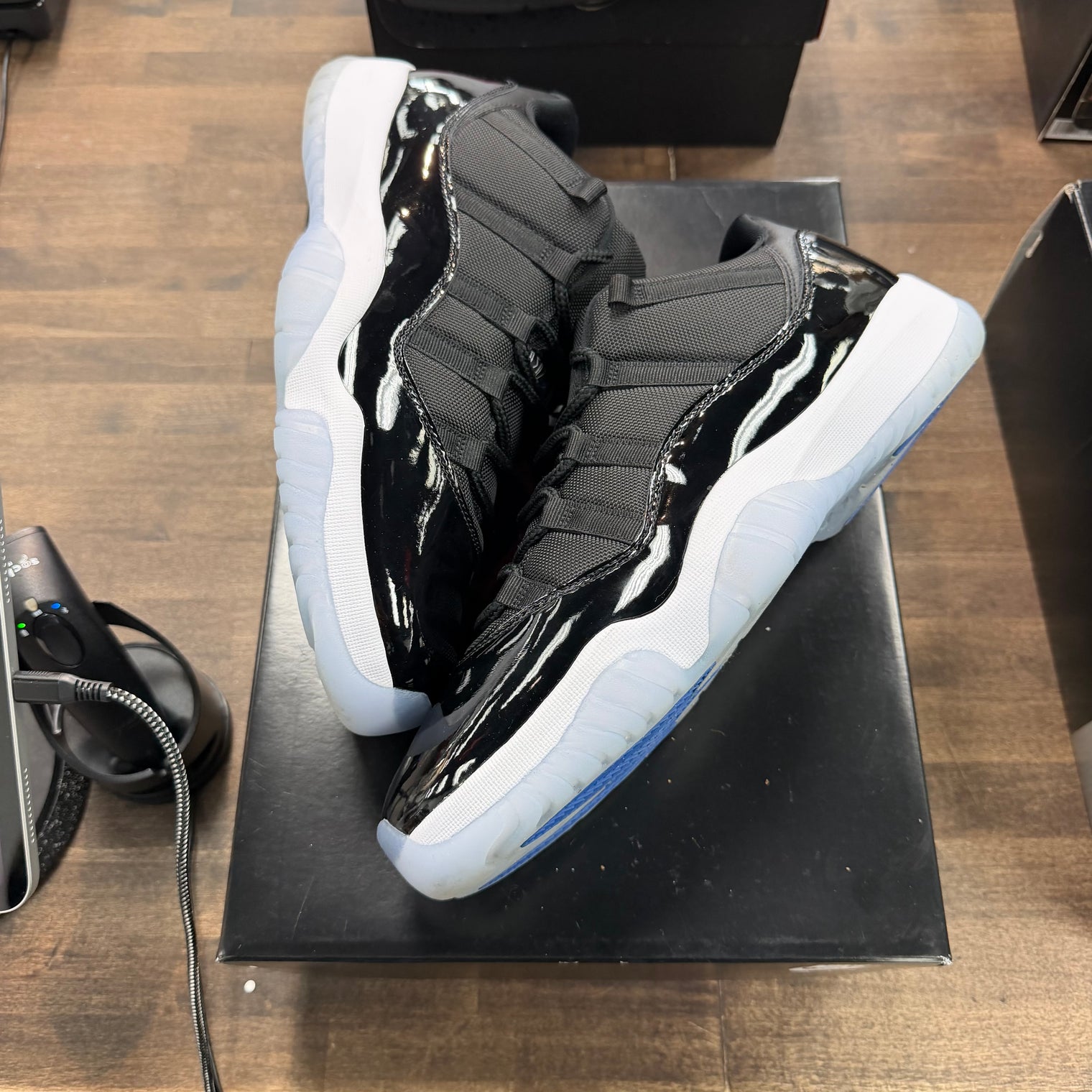 Space Jam Jordan 11 Retro Low (USED)