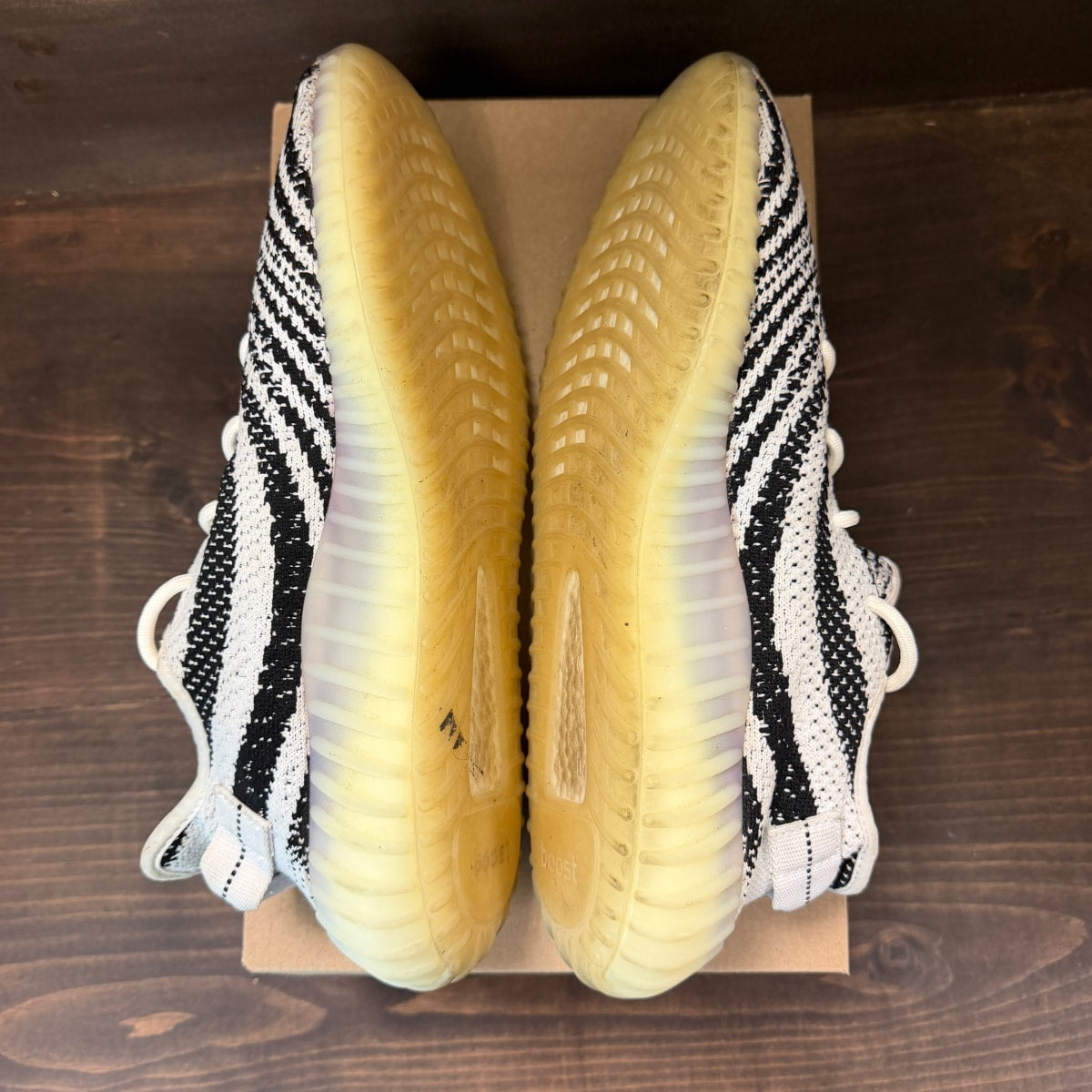 adidas Yeezy Boost 350 V2 Zebra Size 11 (Pre-Owned) - Image 5