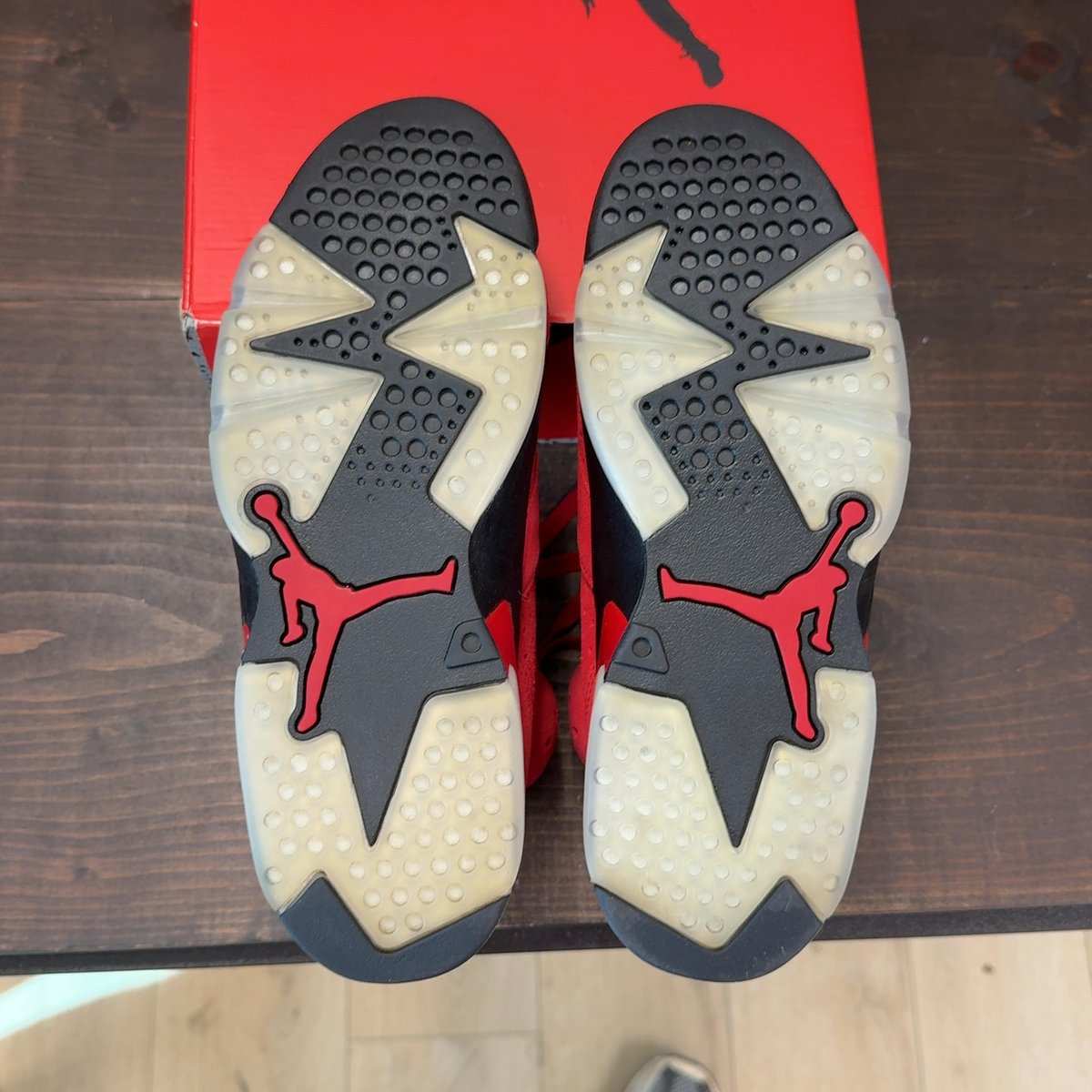 Jordan 6 Retro Toro Bravo Size 8 (Pre-Owned) - aux