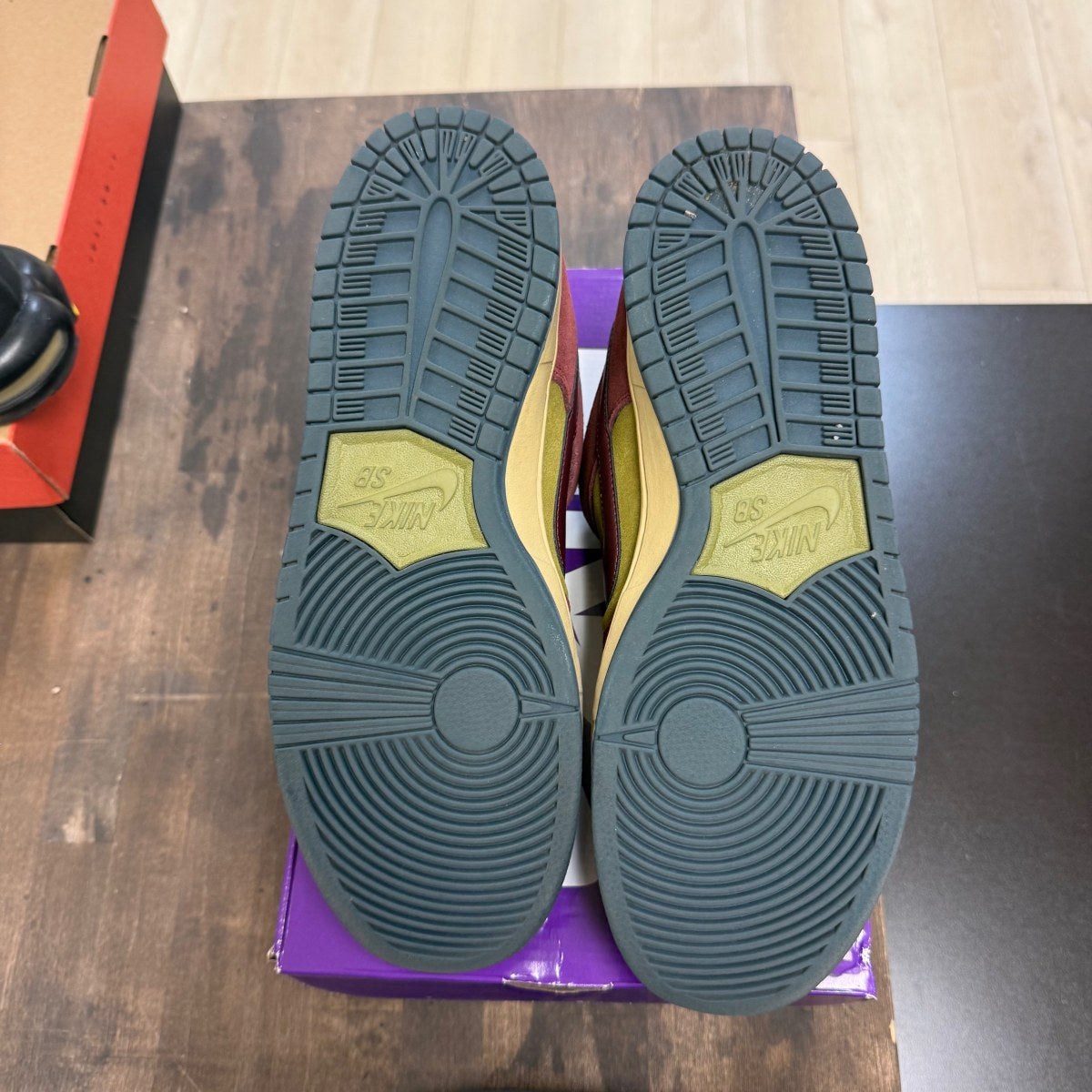 Nike SB Dunk Low Dark Team Red Olive Flak - Image 5