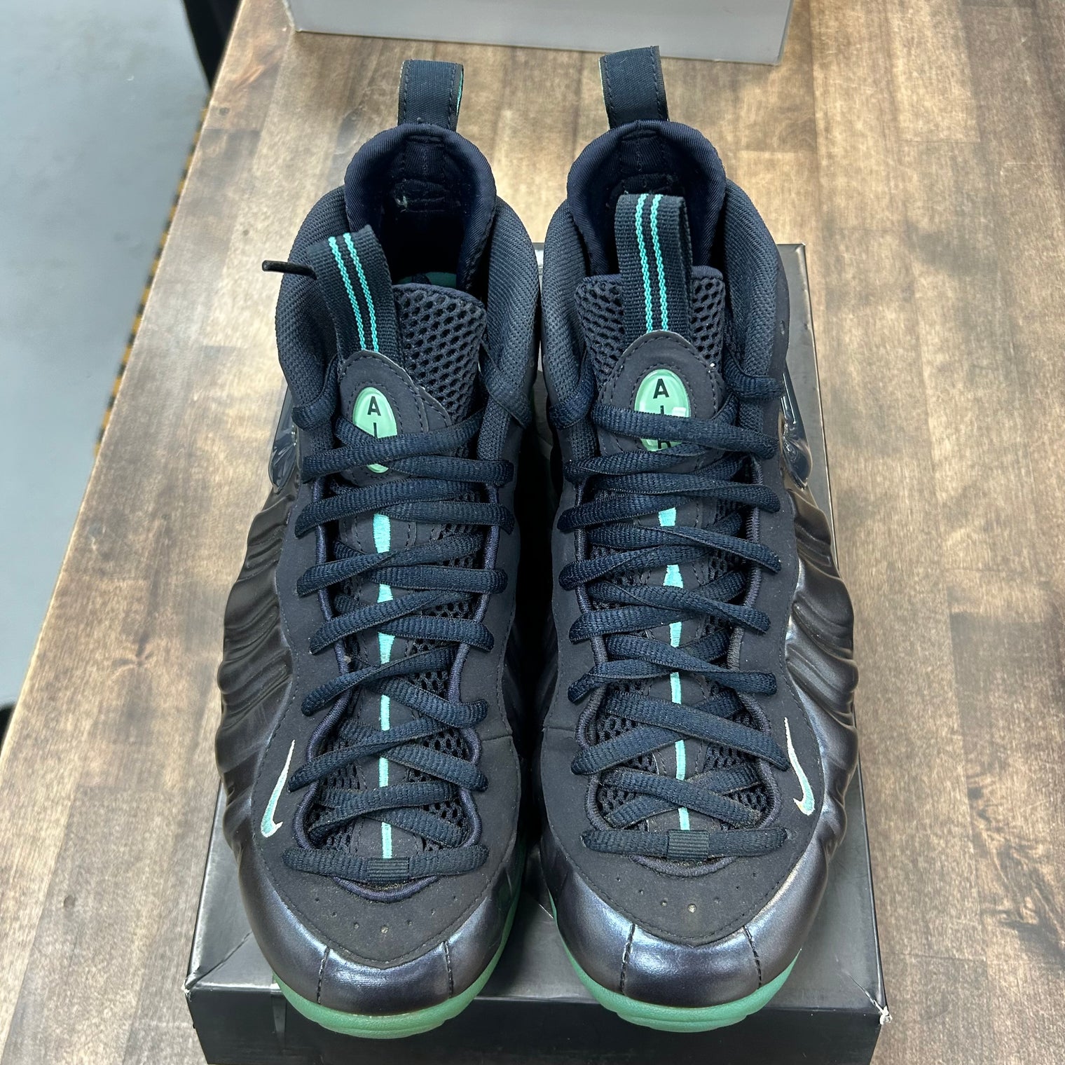 Dark Obsidian Foamposite Pro (USED)