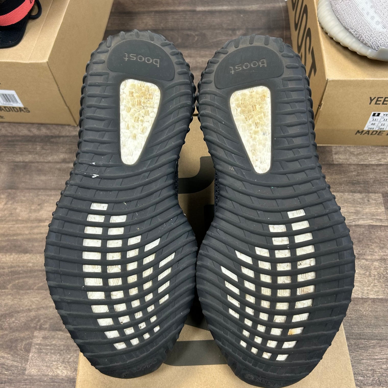 Black Static Yeezy 350 (USED)