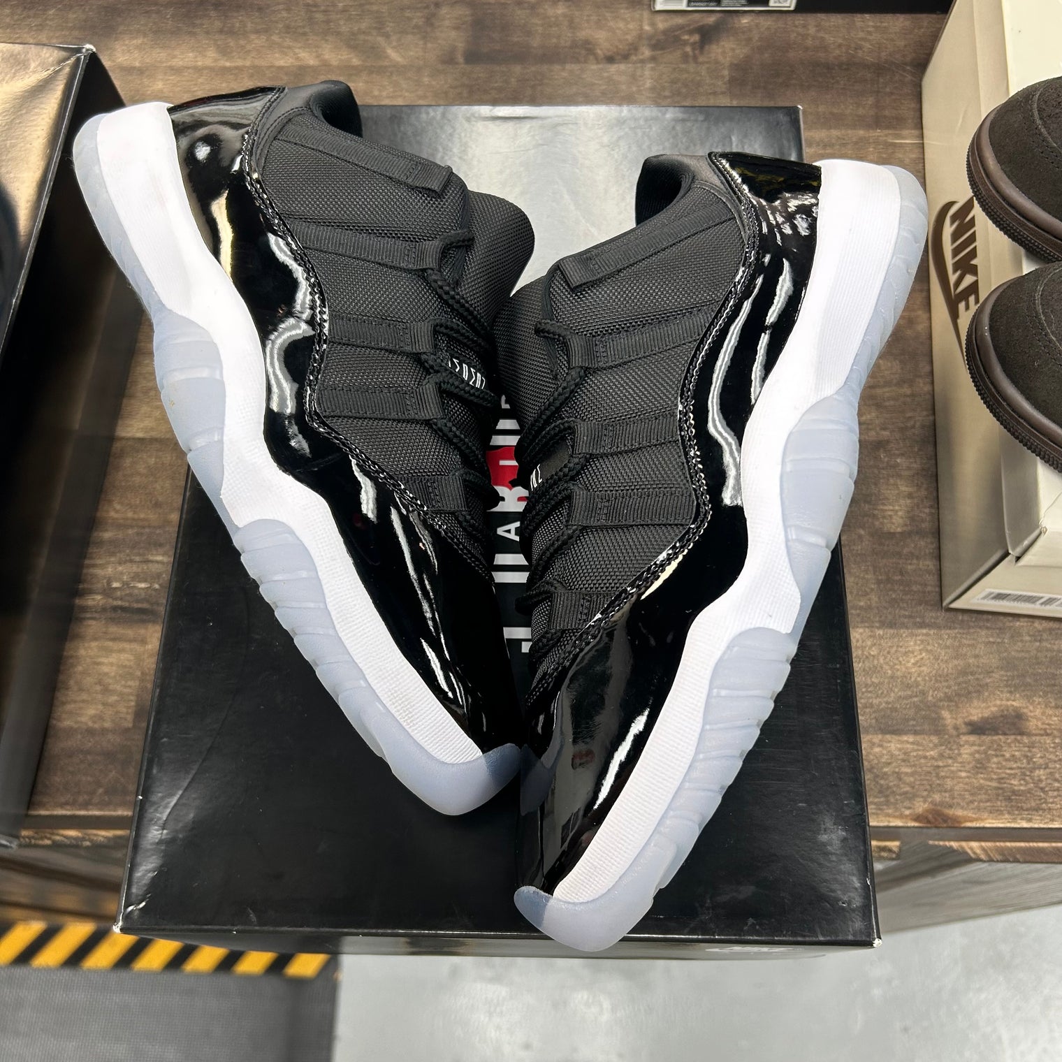 Space Jam Jordan 11 Low (USED)