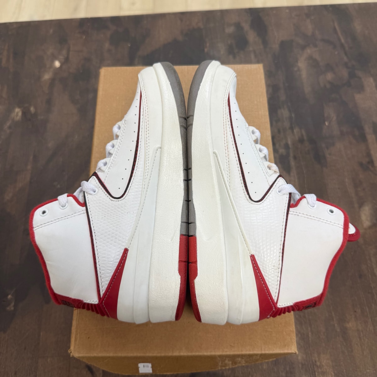 Jordan 2 Retro White Red (2014) (GS) Size 4.5Y (Pre-Owned) - Image 4