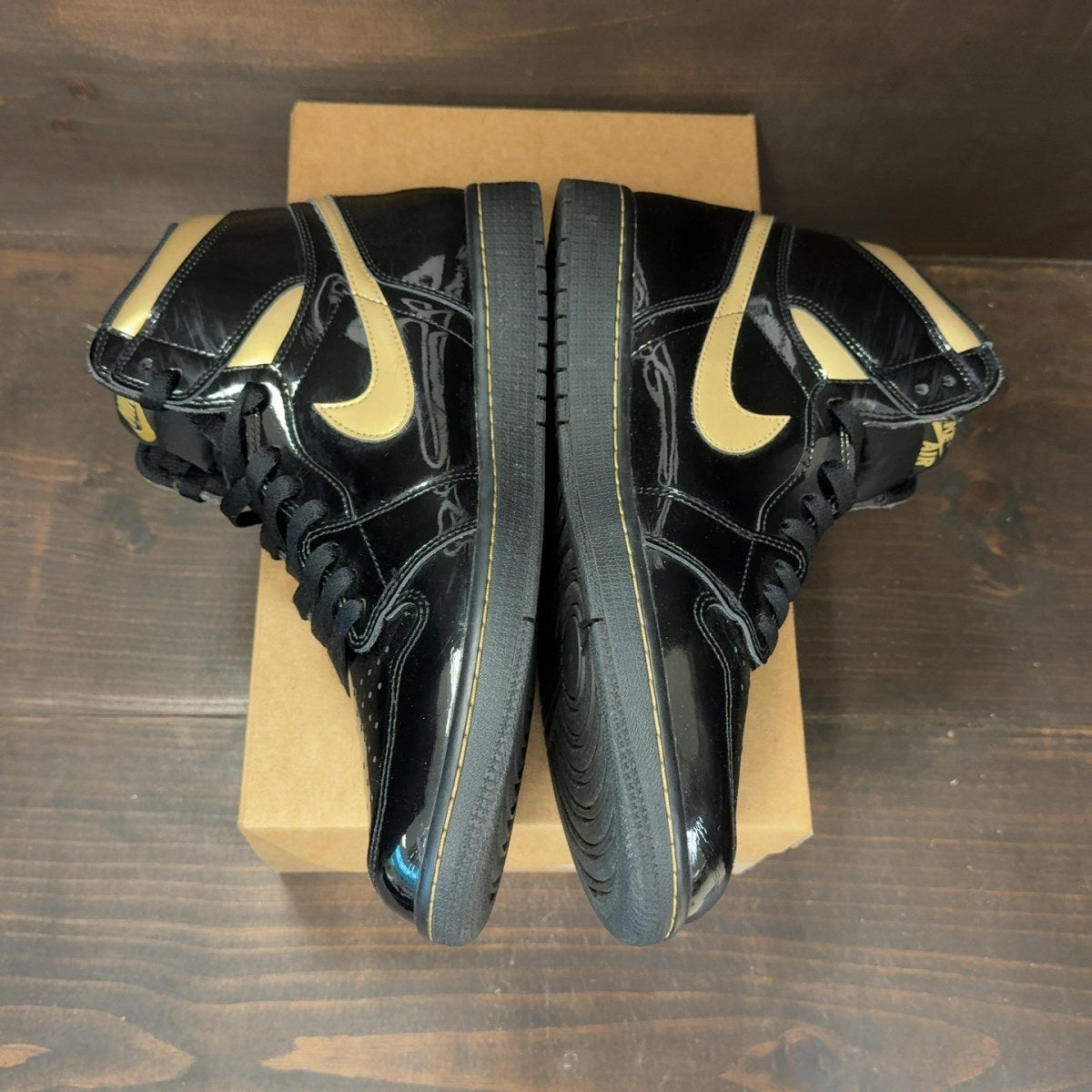 Jordan 1 Retro High Black Metallic Gold (2020) Size 13 (Pre-Owned) - Image 4