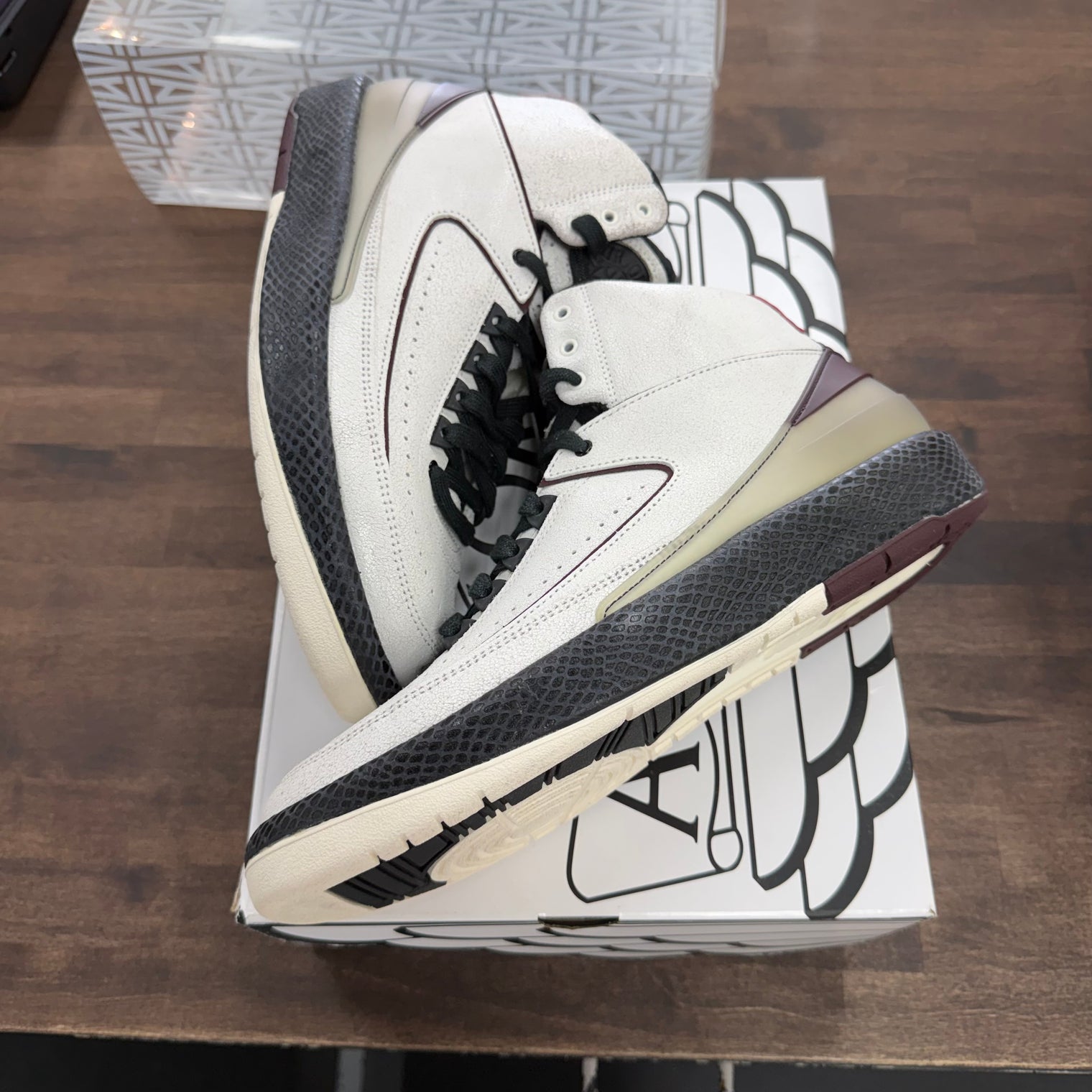 A Ma Maniere Jordan 2 Retro (USED)