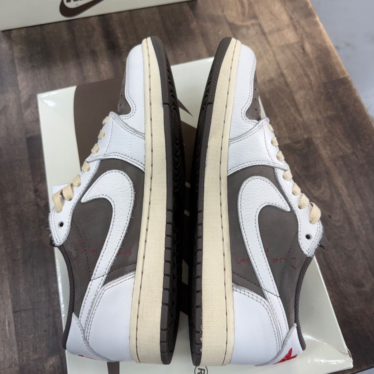 Jordan 1 Retro Low OG SP Travis Scott Reverse Mocha Size 10 (Pre-Owned) - Image 4