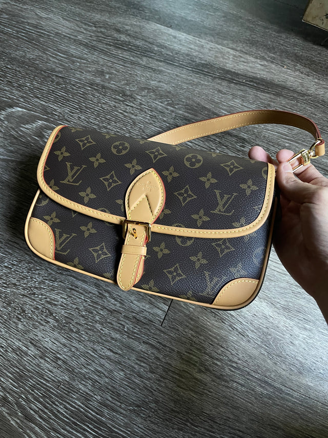 Louis Vuitton Diane Bag (LIKE NEW)