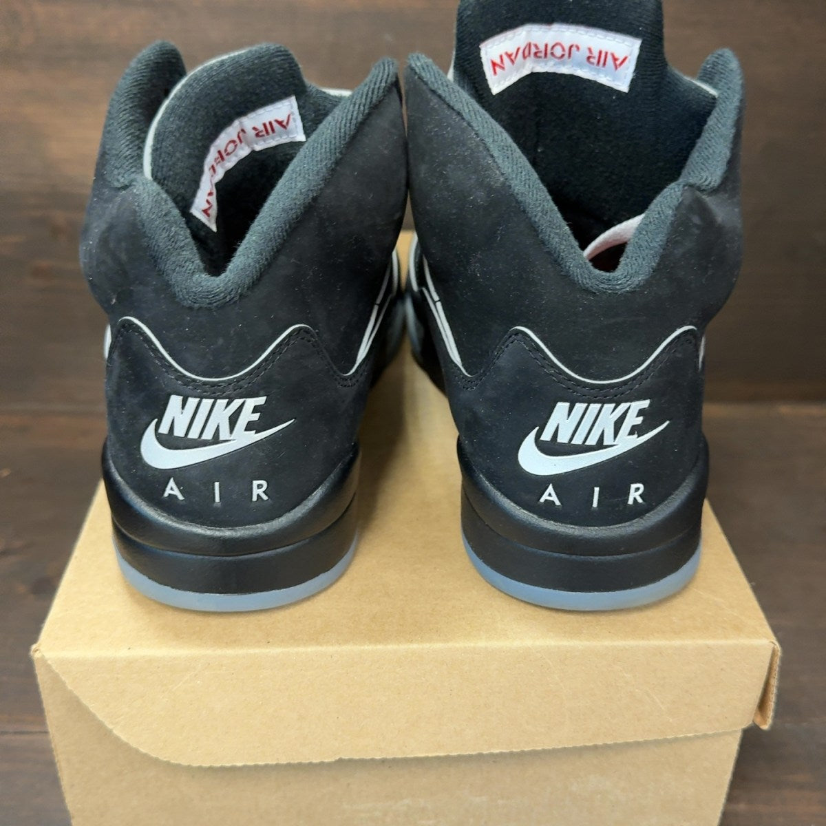 Jordan 5 Retro OG Black Metallic Reimagined Size 9 (Pre-Owned) - Image 5