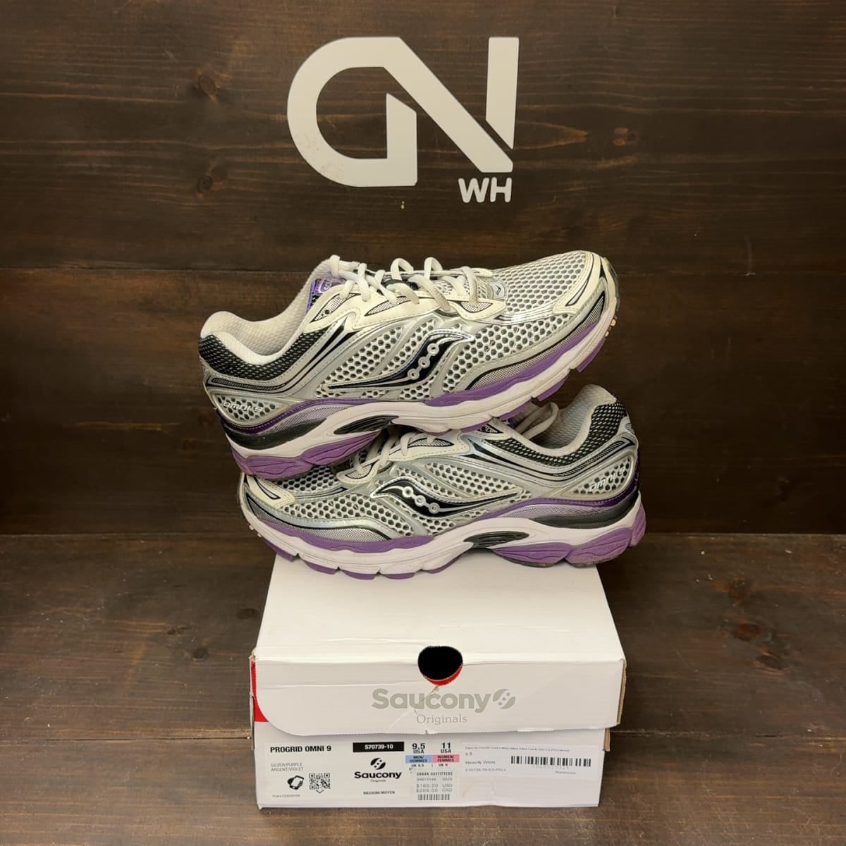 Saucony ProGrid Omni 9 White Black Silver Purple Size 9.5 (Pre-Owned) - front