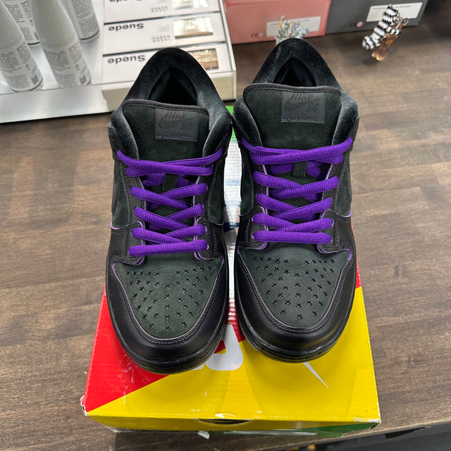 Familia First Avenue SB Dunk Low (USED)