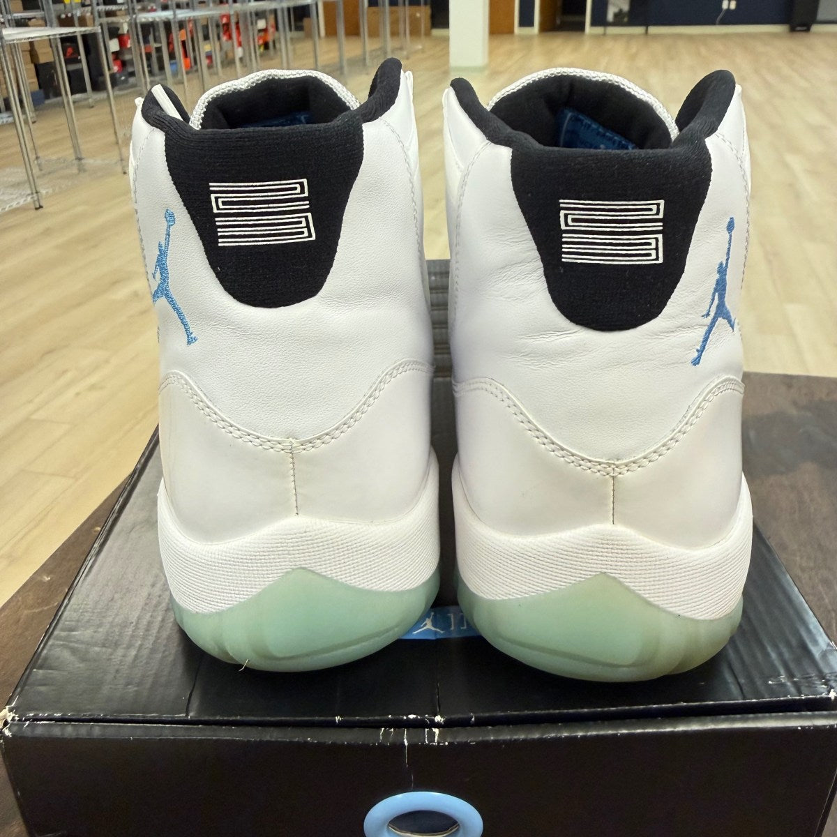 Jordan 11 Retro Legend Blue (2014) - Image 4