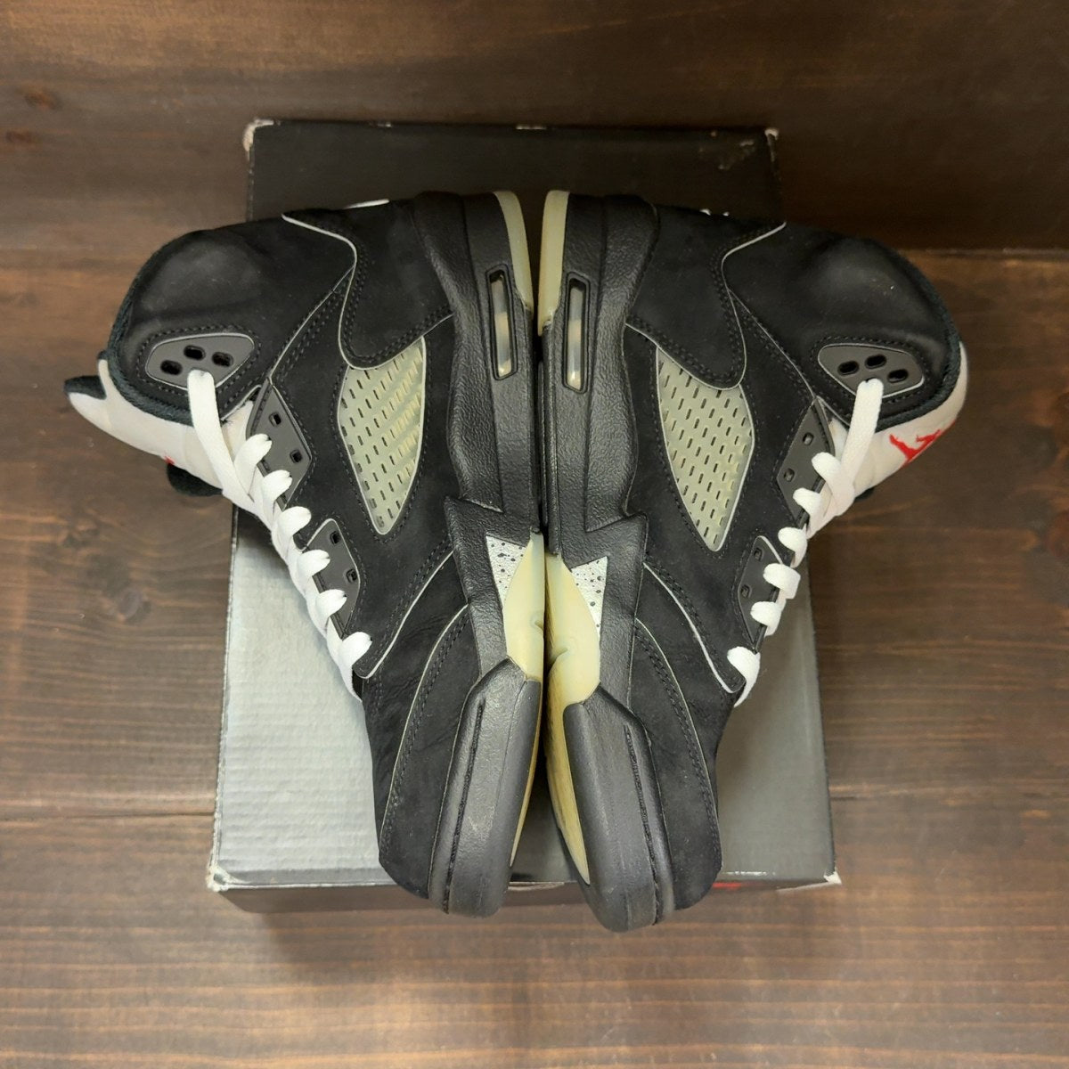 Jordan 5 Retro OG Black Metallic Reimagined (GS) Size 6Y (Pre-Owned) - Image 4