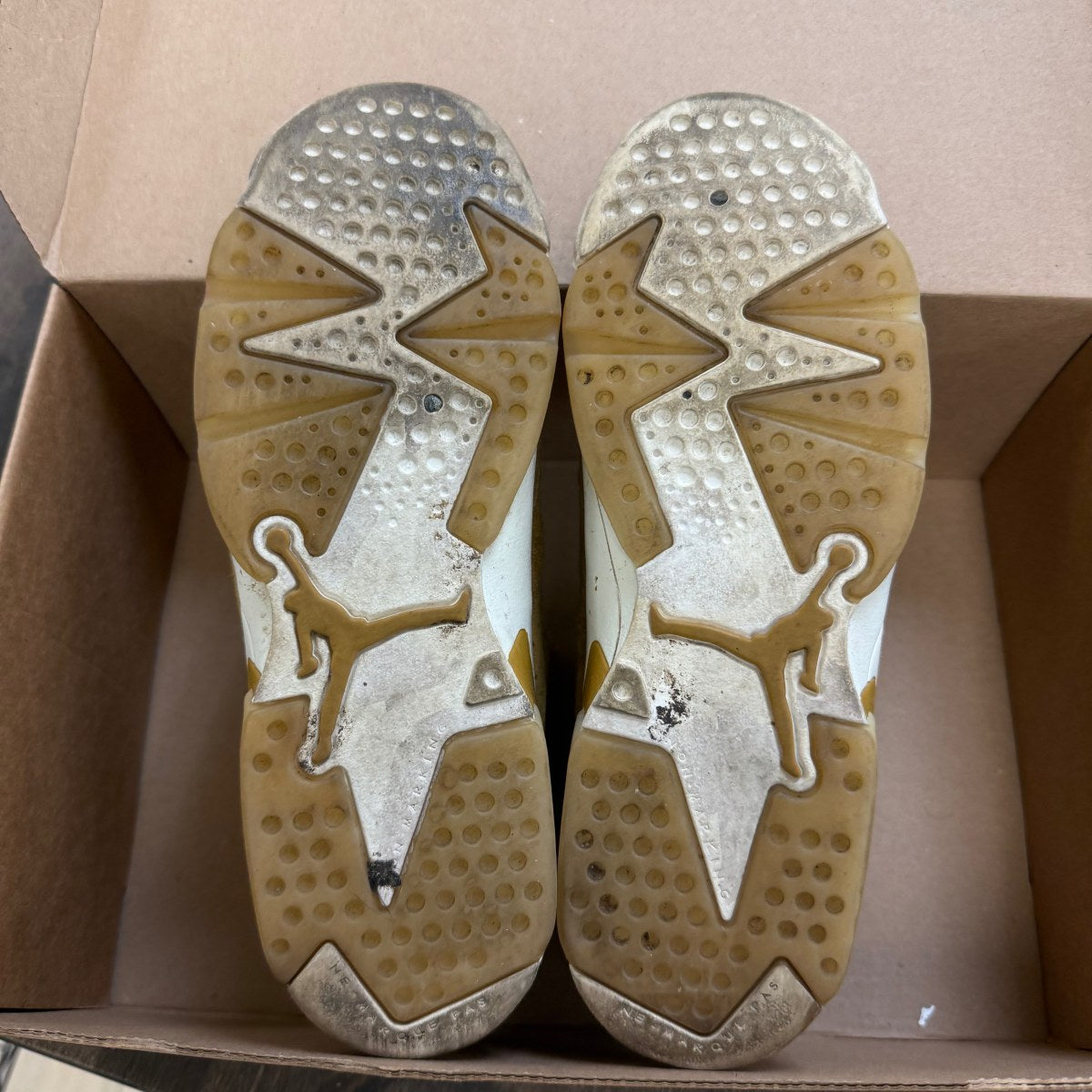 Jordan 6 Retro Wheat (GS) Size 6.5Y (Pre-Owned) - Image 3