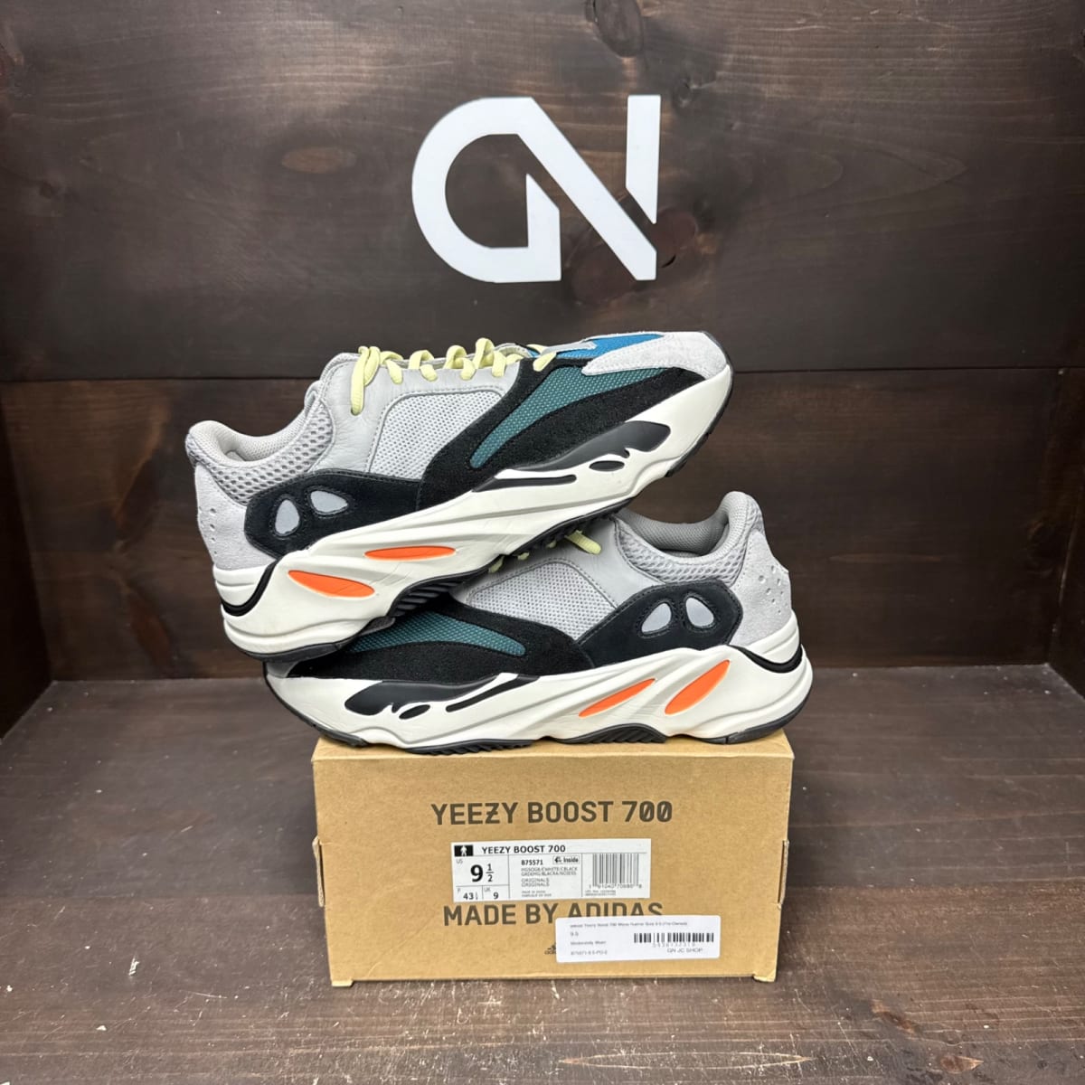adidas Yeezy Boost 700 Wave Runner Size 9.5 (Pre-Owned) - front