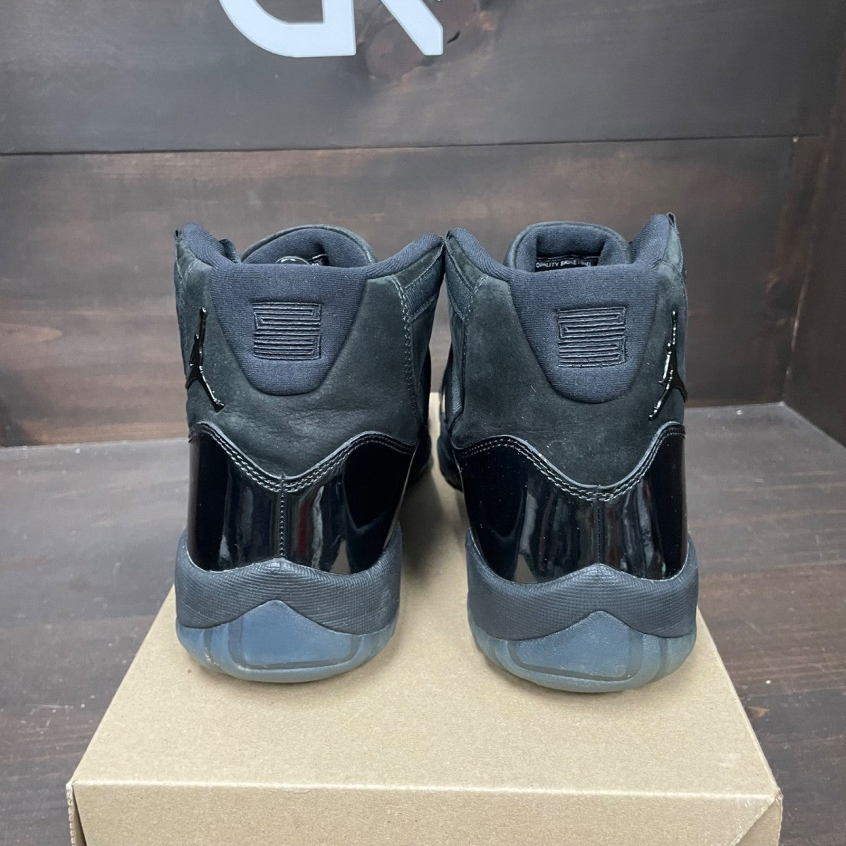 Jordan 11 Retro Cap and Gown Size 11 (Pre-Owned) - Image 3