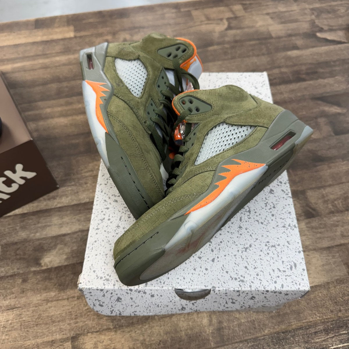 Jordan 5 Retro Olive (2024) - Image 1
