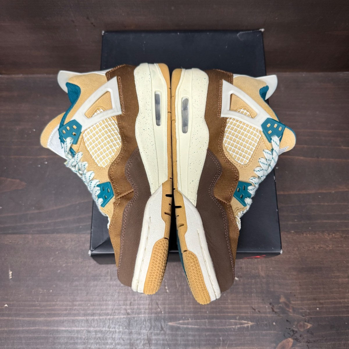 Jordan 4 Retro Cacao Wow (GS) Size 7Y (Pre-Owned) - side