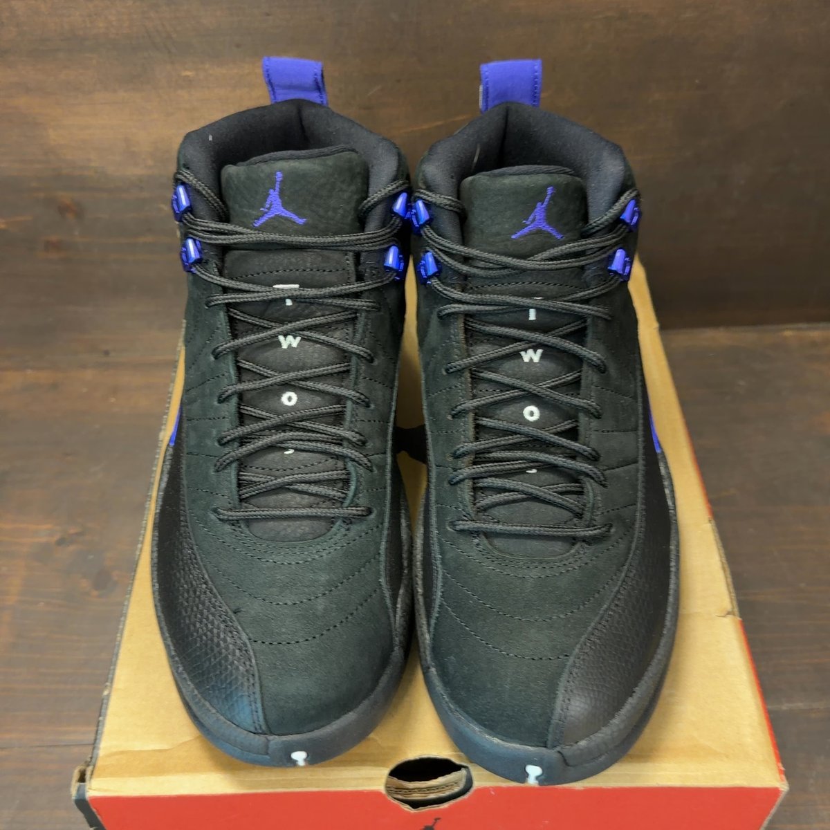 Jordan 12 Retro Black Dark Concord Size 8.5 (Pre-Owned) - tag