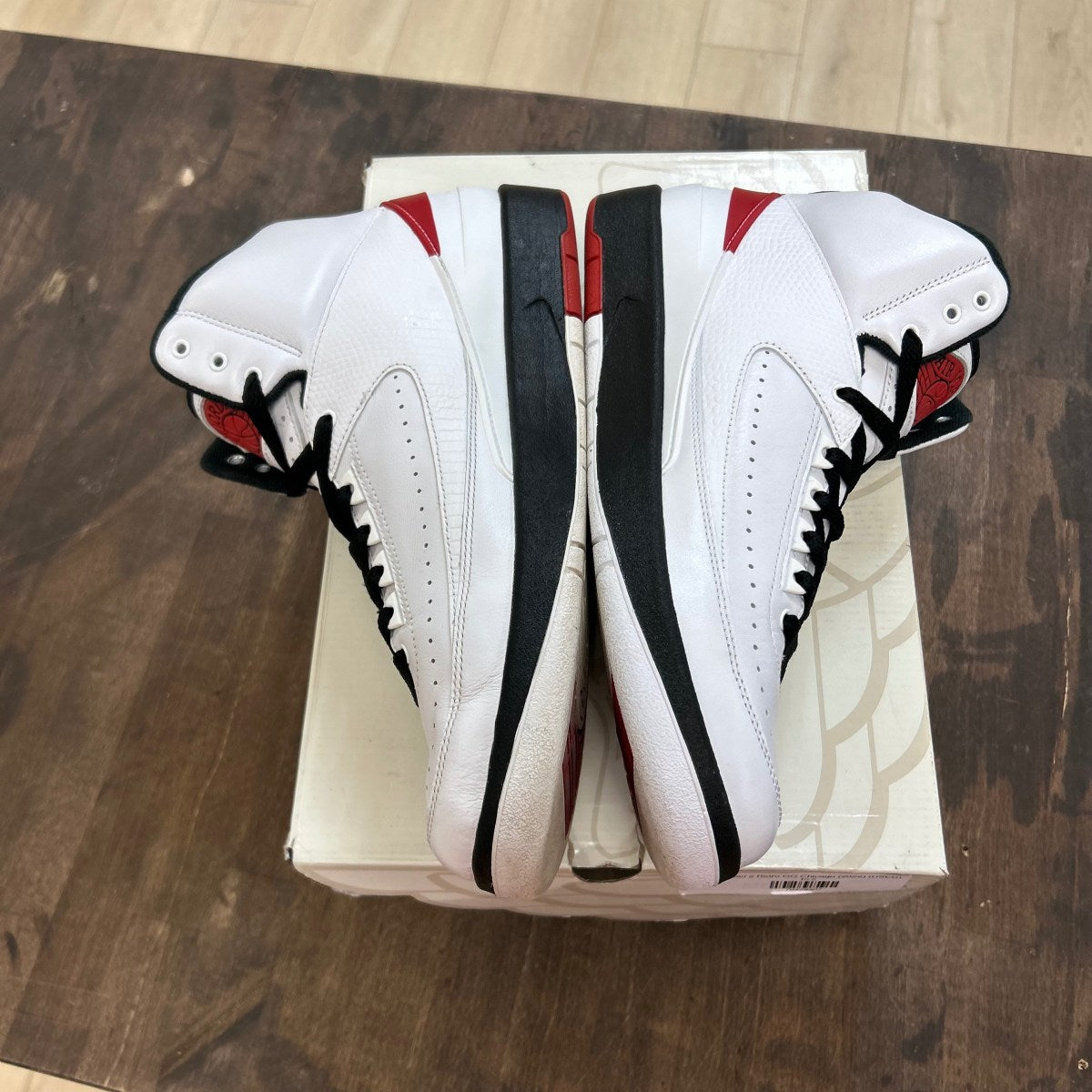 Jordan 2 Retro OG Chicago (2022) - Image 3