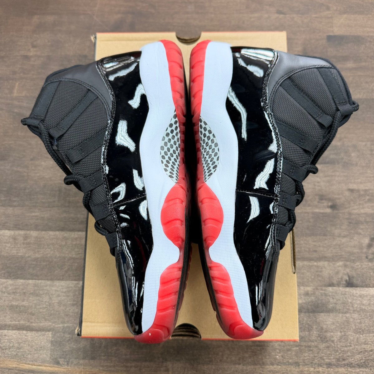 Jordan 11 Retro Playoffs Bred (2019) (Men's) (US 10) (USED) Size 10 (Pre-Owned) - Image 3