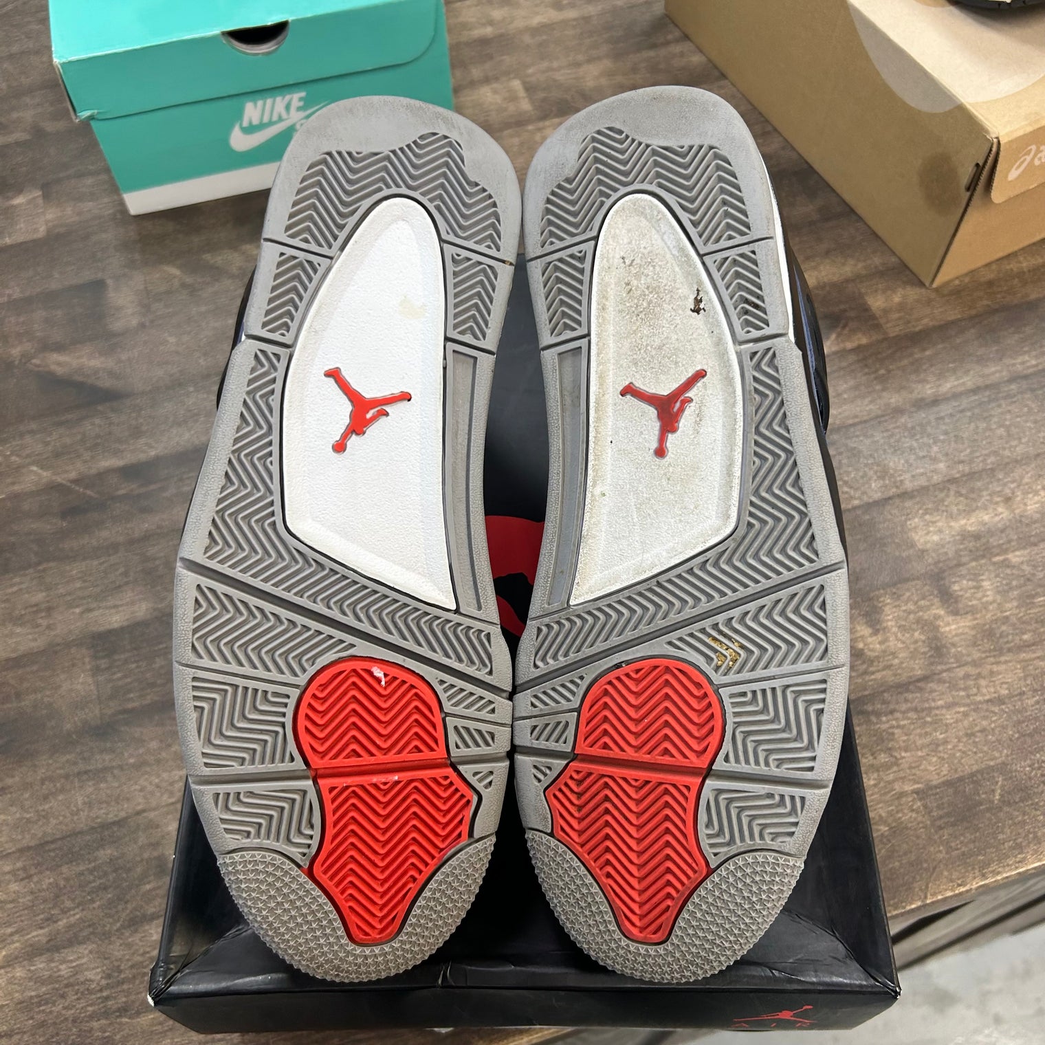 Winter Loyal Jordan 4 Retro (USED)