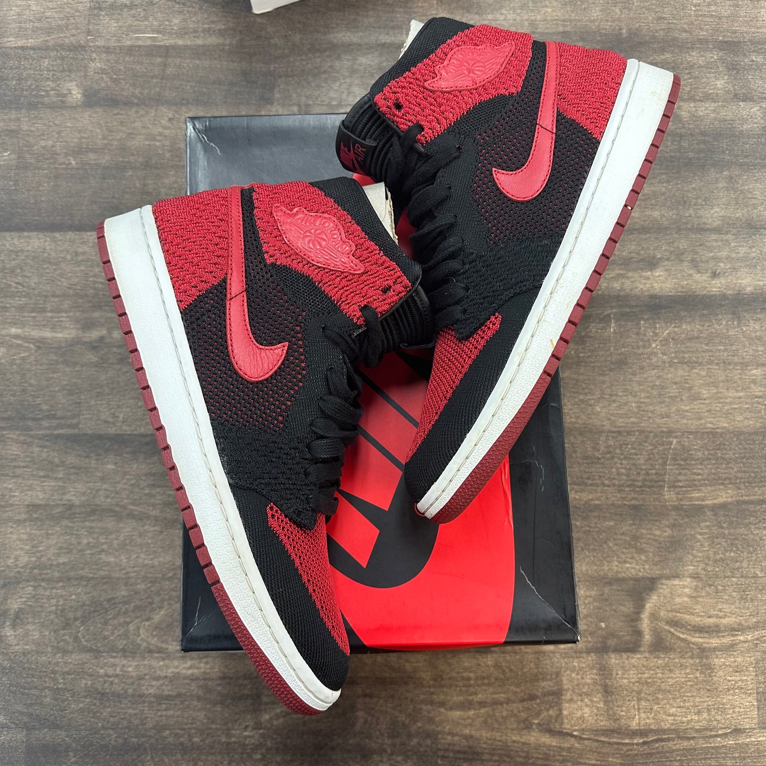 Bred Jordan 1 High Flyknit (USED)