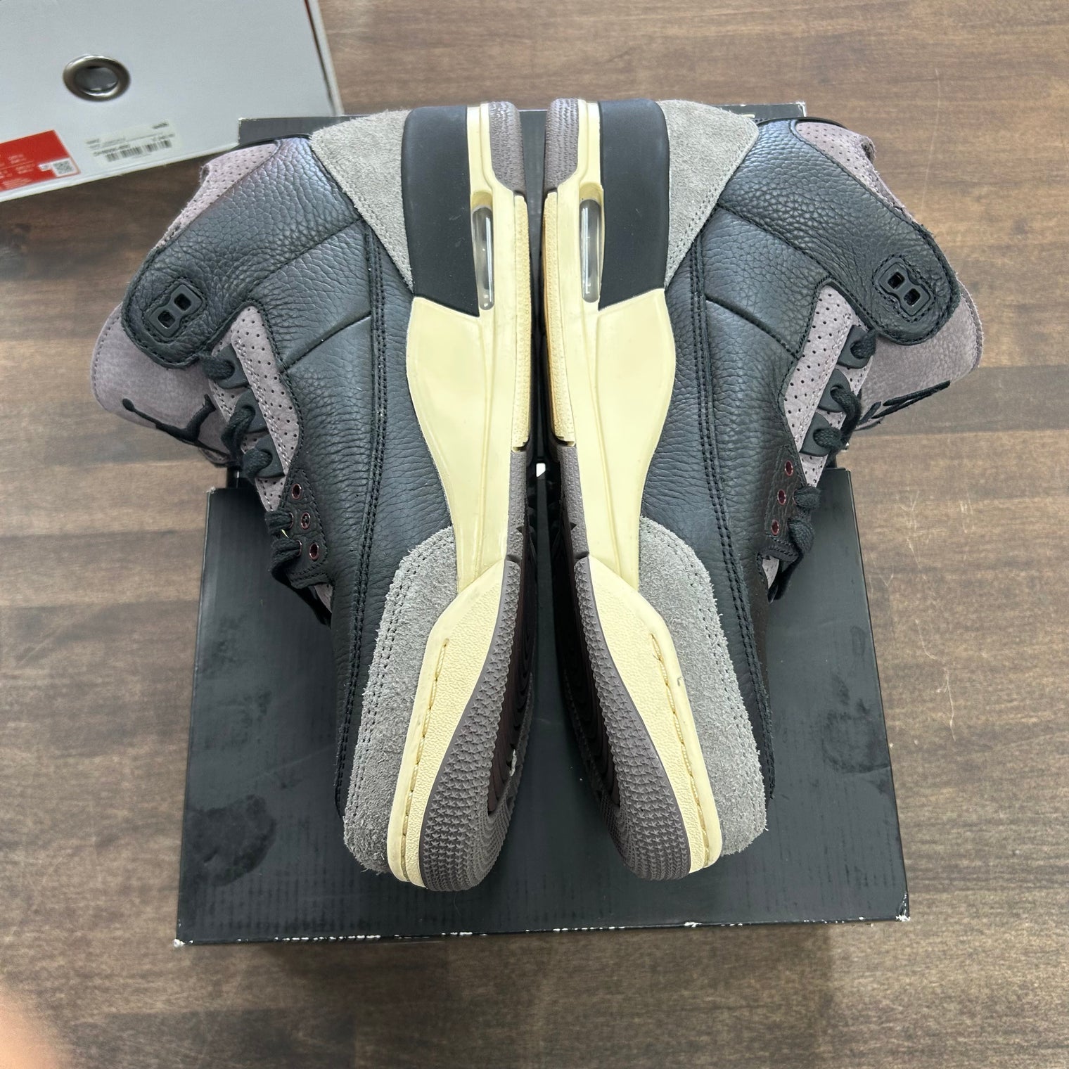 A Ma Maniere While You Were Sleeping Jordan 3 (W) (USED)