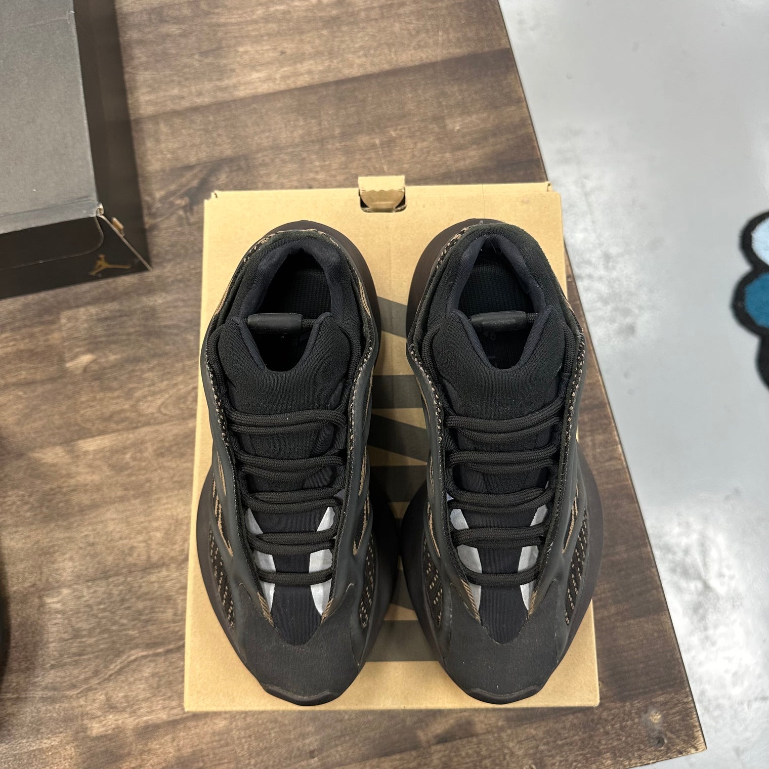 adidas Yeezy 700 V3 Clay Brown (US 4.5) (USED)