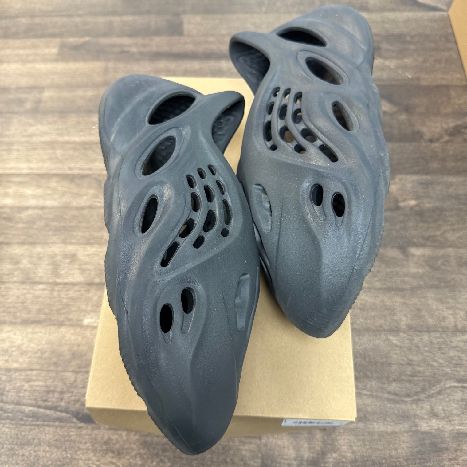 Onyx Yeezy Foam RNNR (USED)