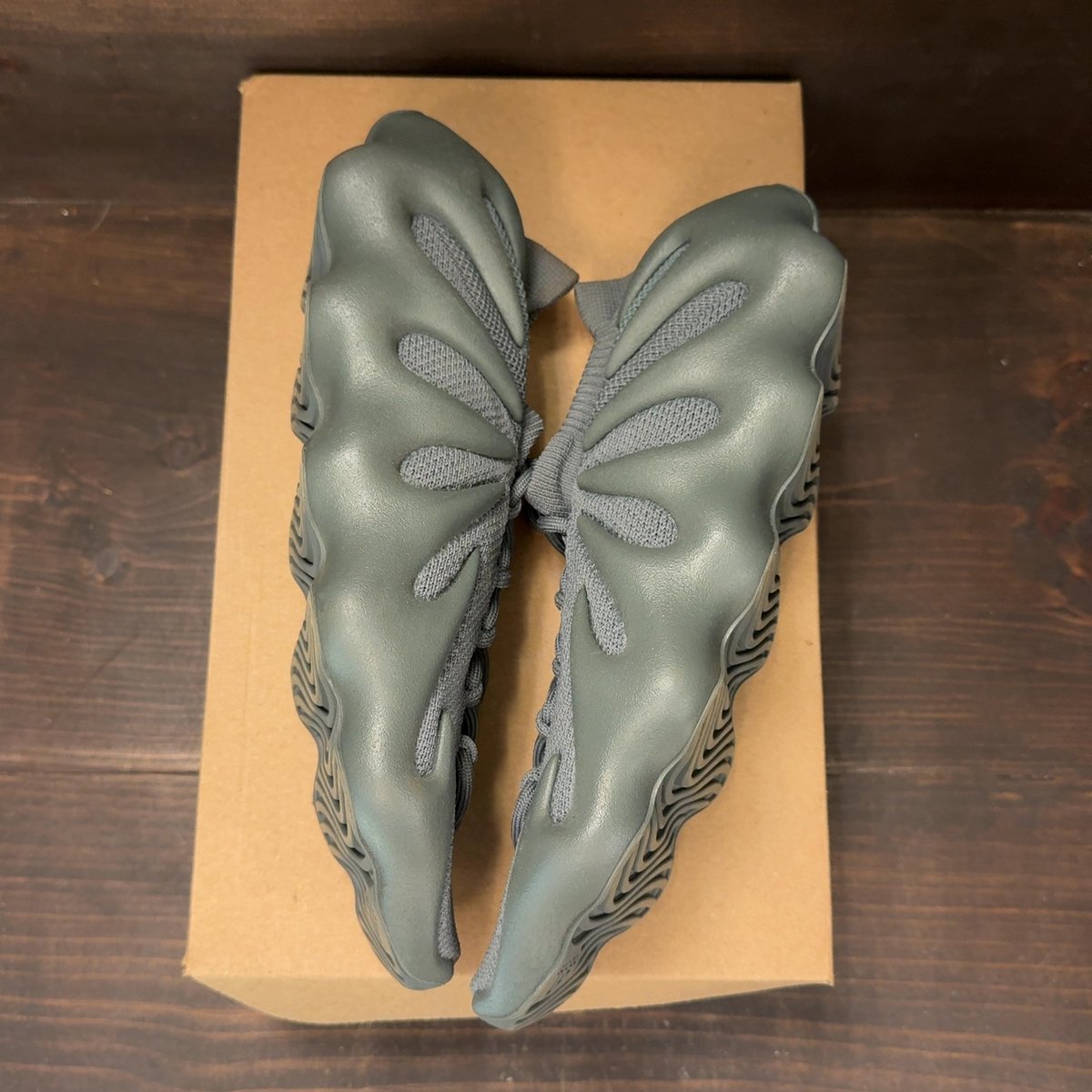 adidas Yeezy 500 Utility Black Size 10.5 (Pre-Owned) - back