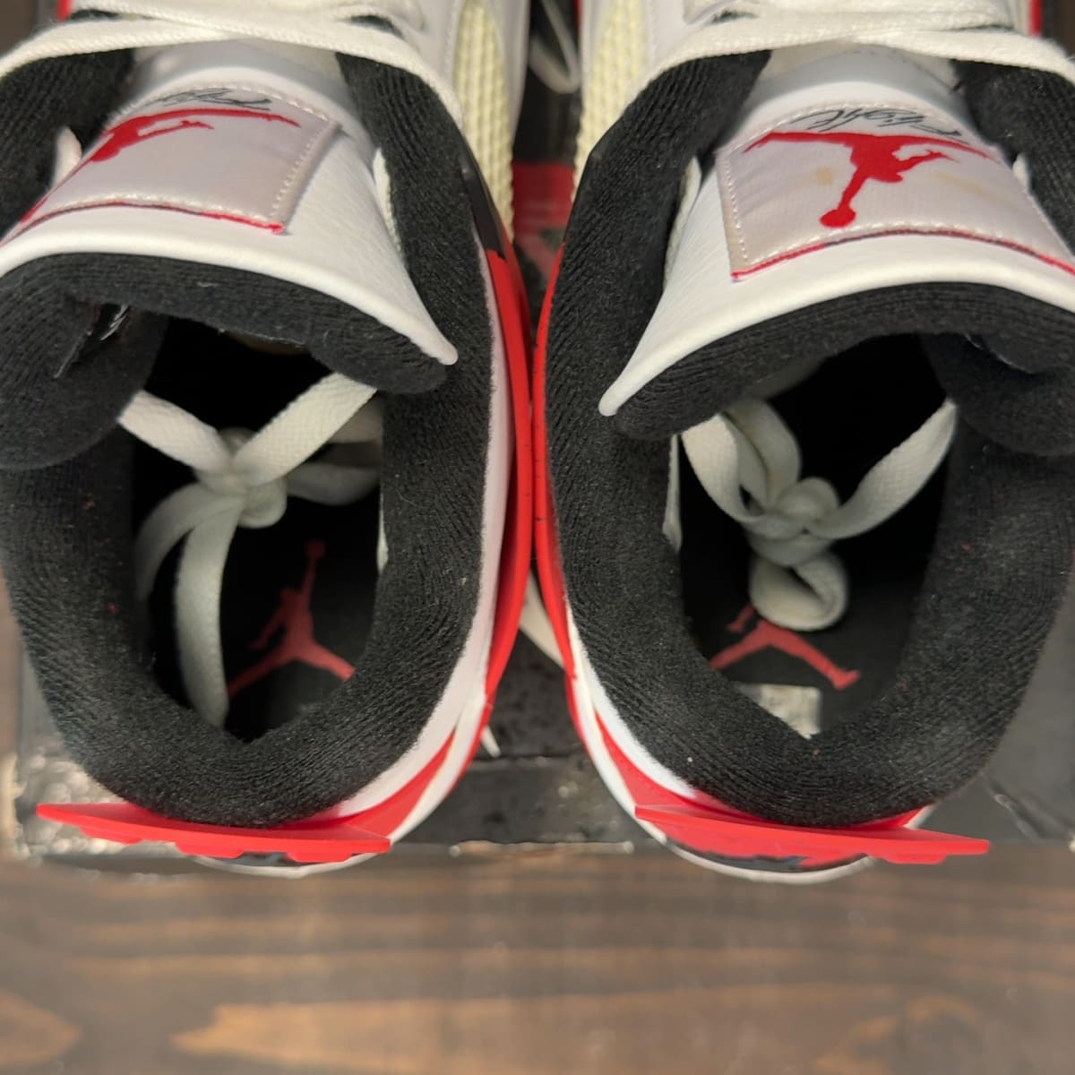 Jordan 4 Retro Red Cement Size 10 (Pre-Owned) - aux