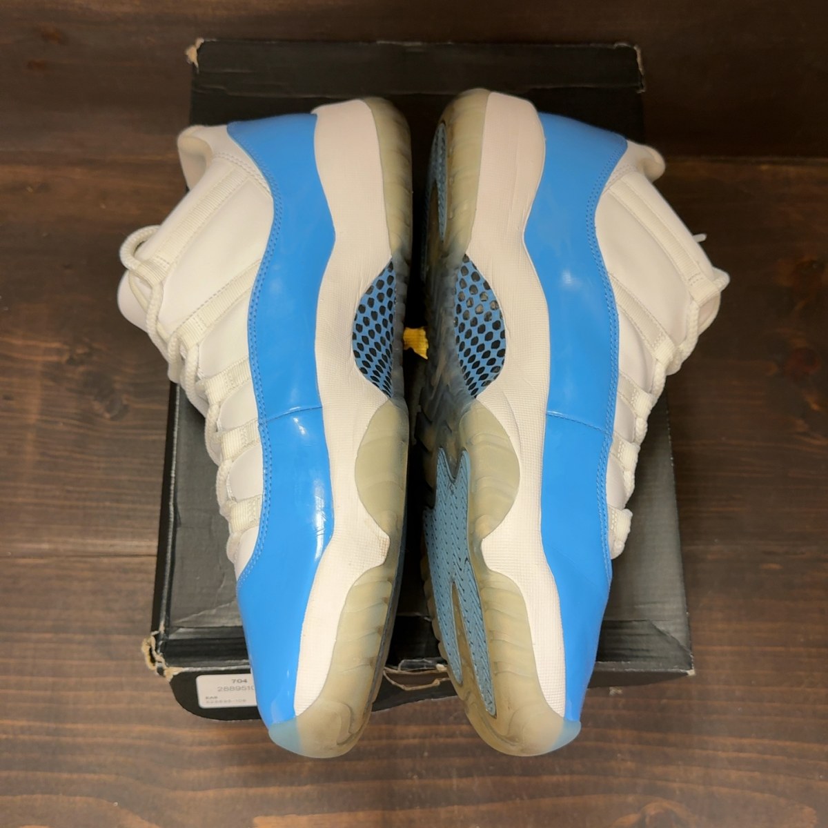 Jordan 11 Retro Low University Blue (2017) - Image 4