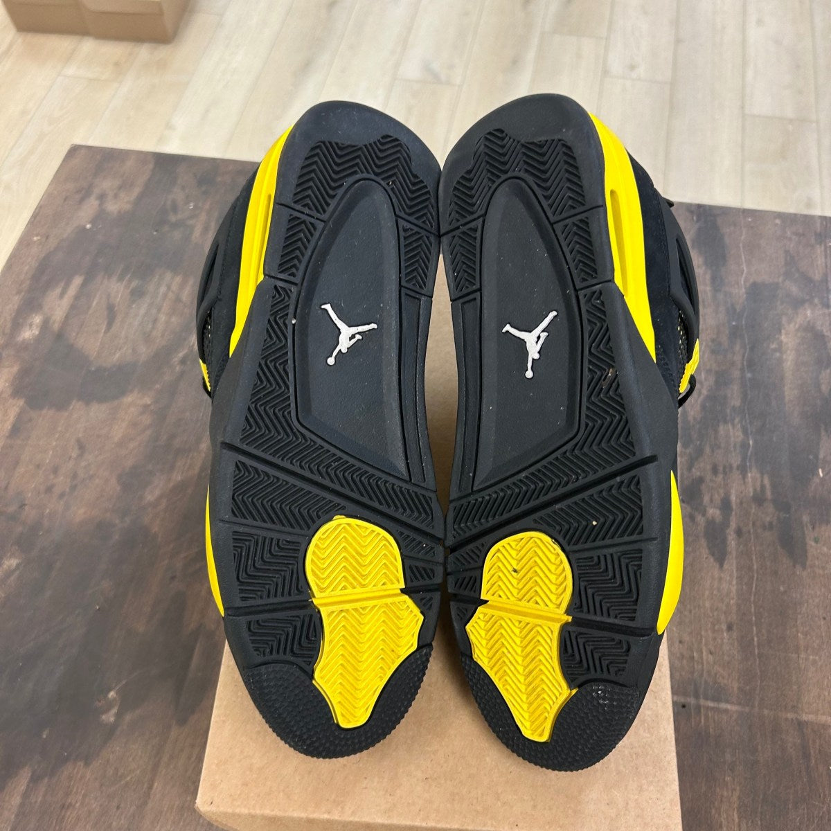 Jordan 4 Retro Thunder (2023) Size 11.5 (Pre-Owned) - Image 5