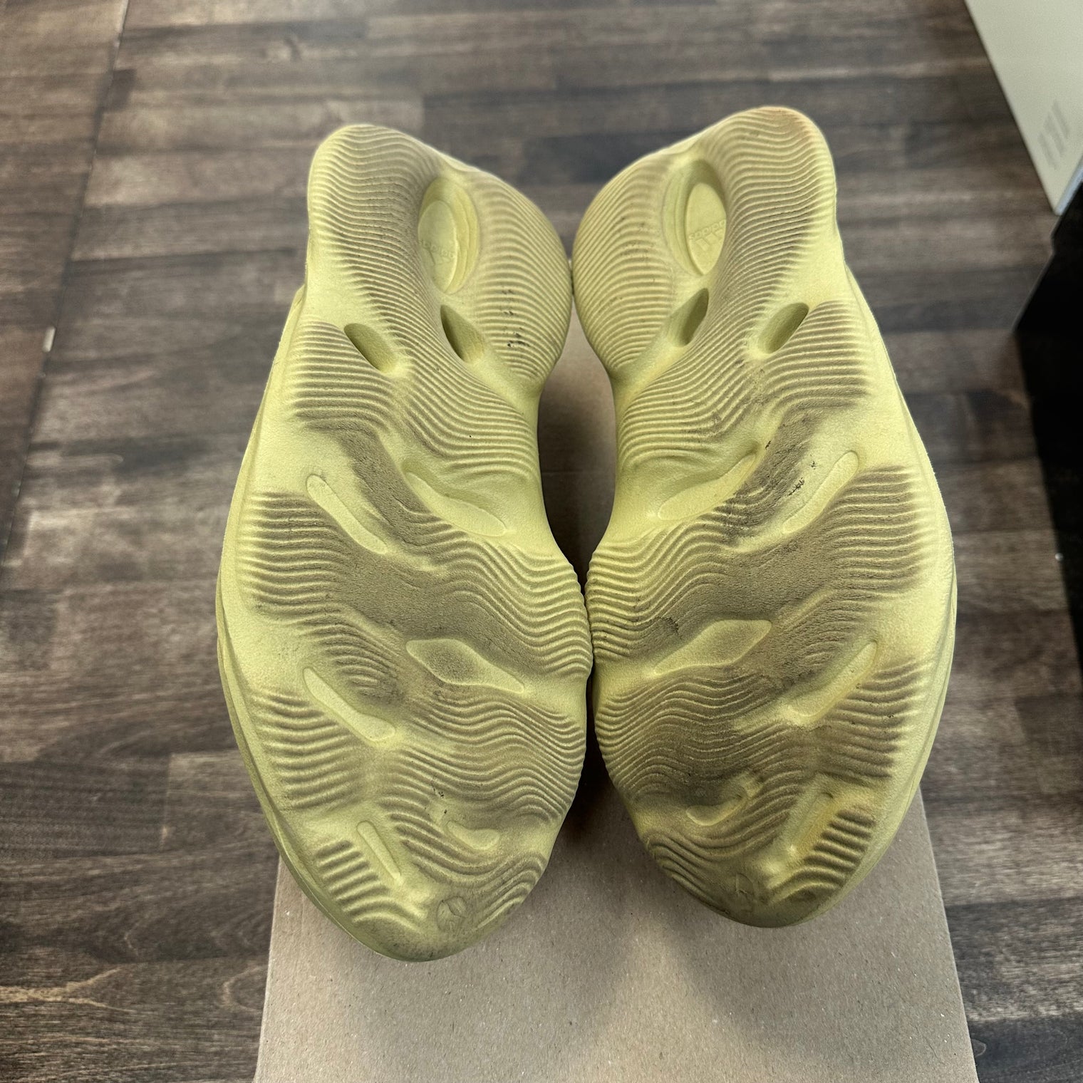 Sulfur Yeezy Foam RNNR (Used)