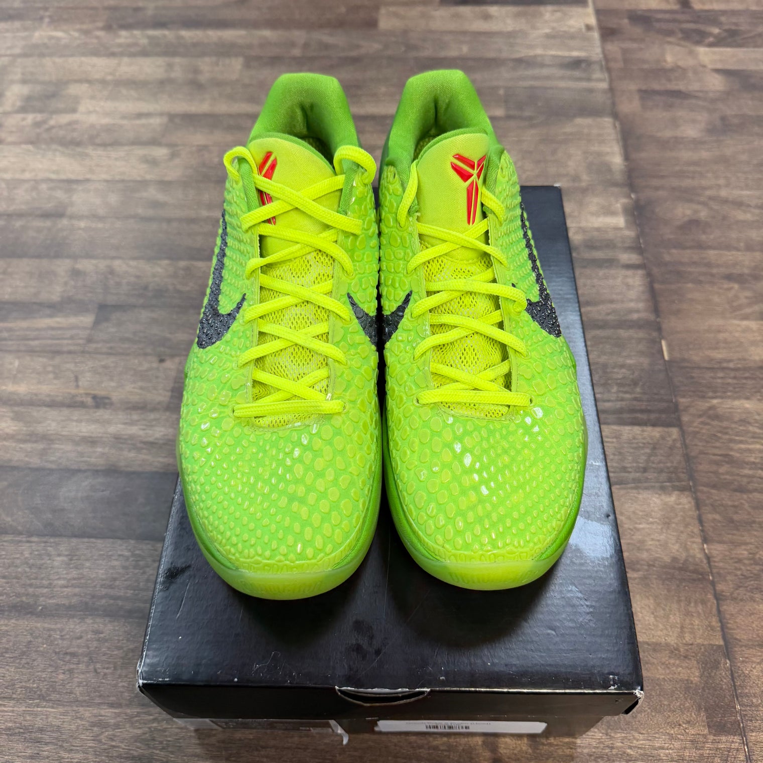 Grinch Kobe 6 Protro (Used)