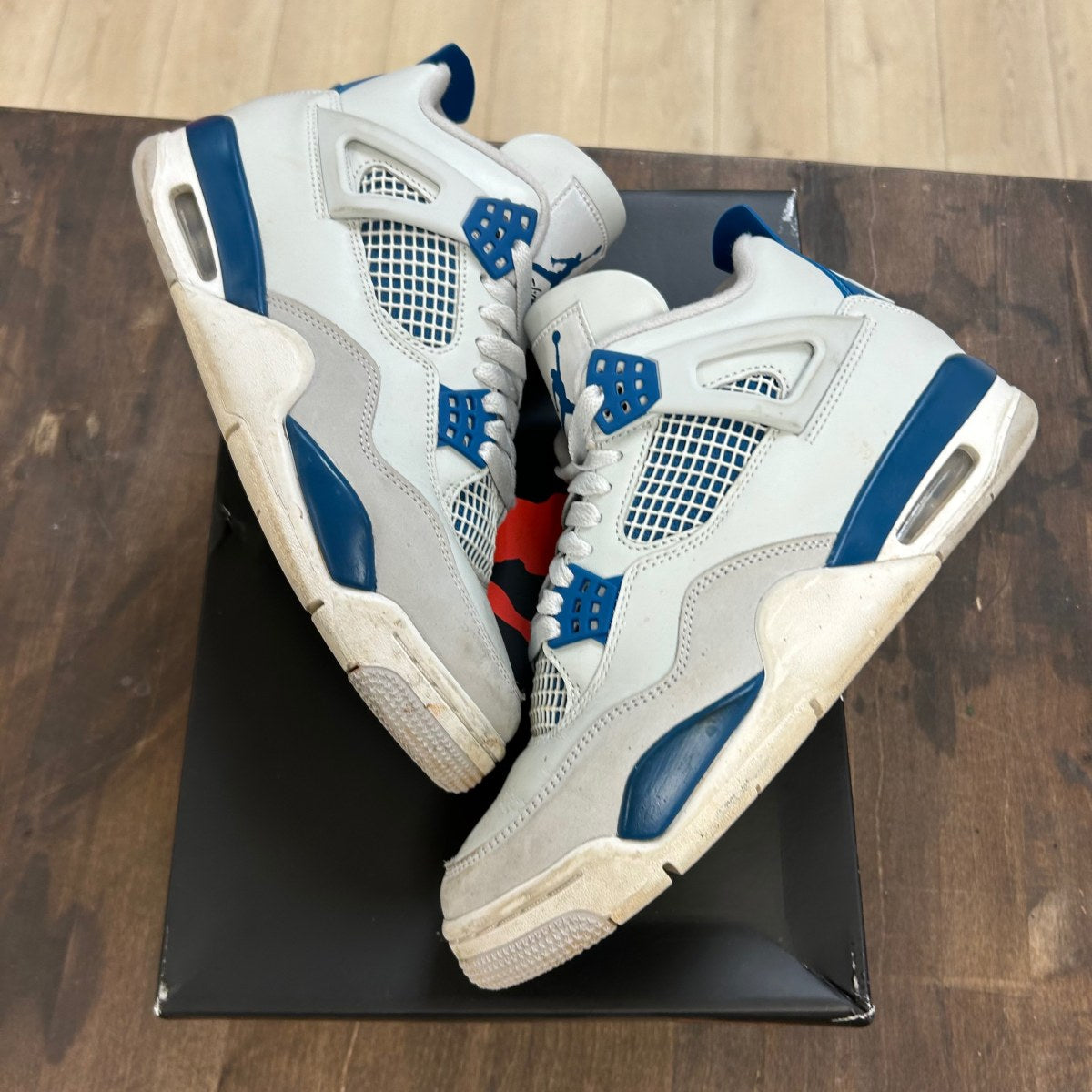 Jordan 4 Retro Military Blue (2024) - Image 1