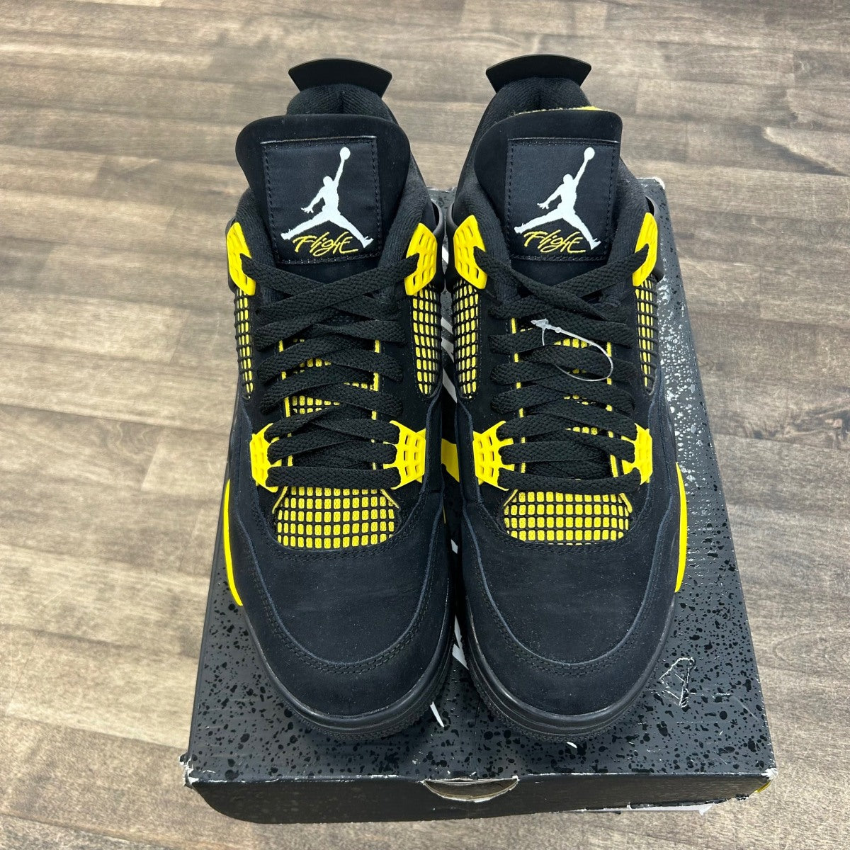 Jordan 4 Retro Thunder (2023) Size 10 (Pre-Owned) - Image 2