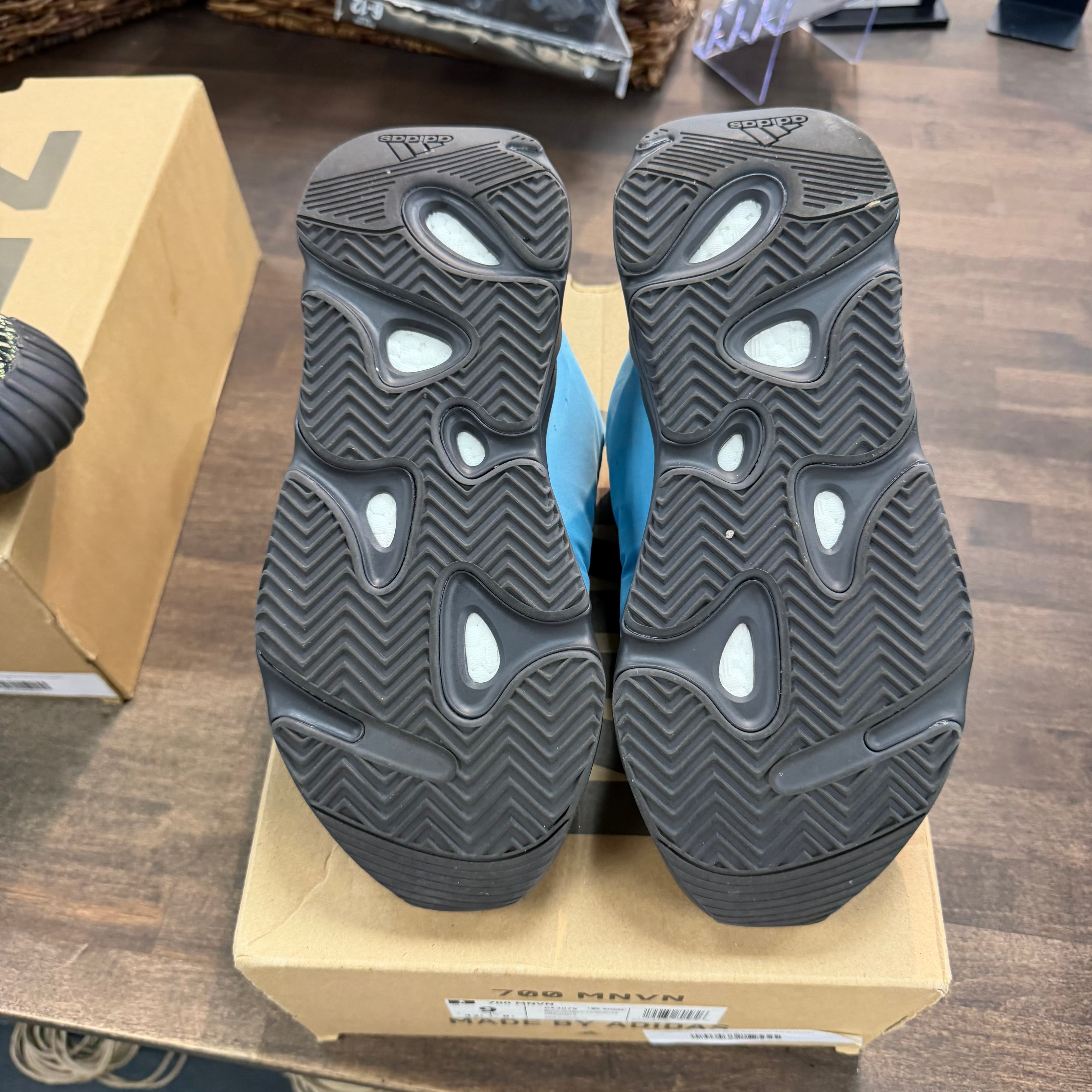 adidas Yeezy Boost 700 MNVN Bright Cyan (US 9) (USED) Size 9 (Pre-Owned) - Image 4