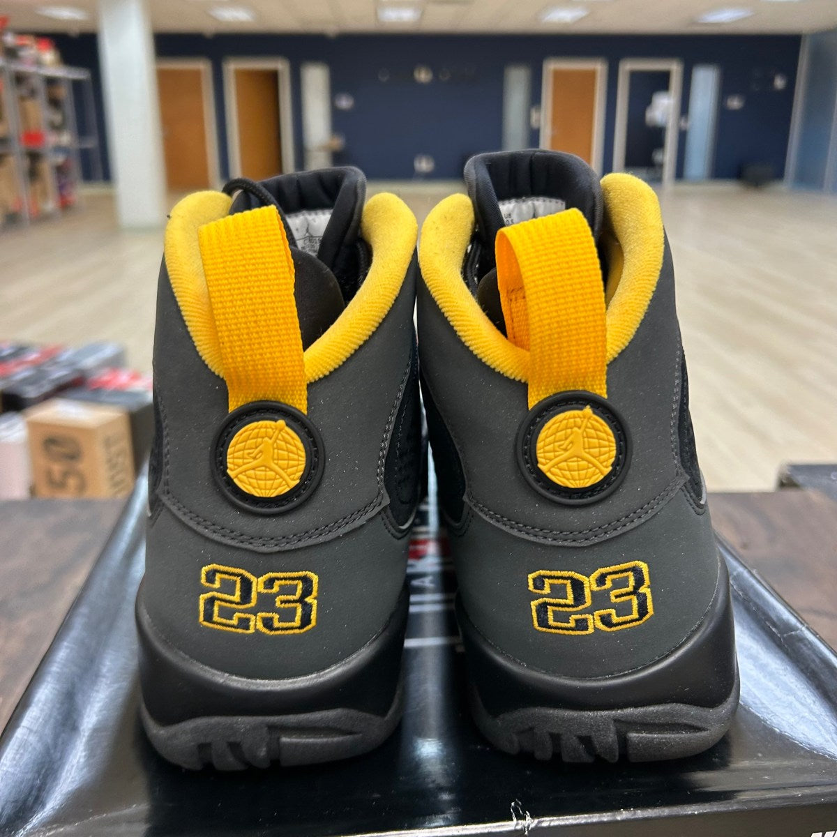 Jordan 9 Retro Dark Charcoal University Gold - Image 4