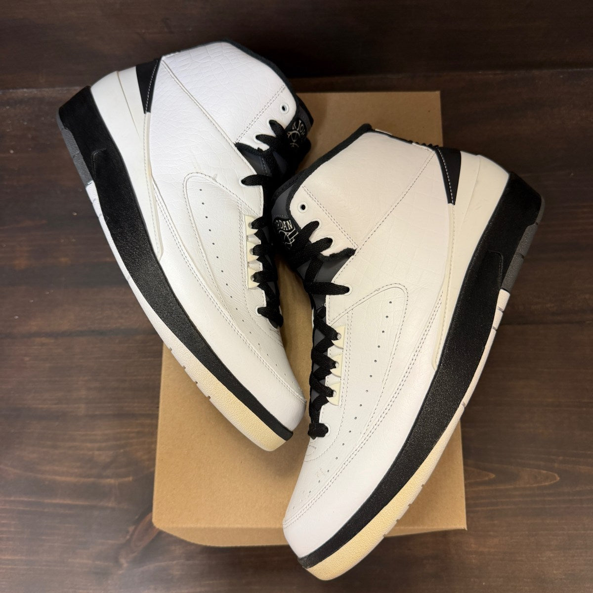 Jordan 2 Retro Wing It Size 11 (Pre-Owned) - Image 2